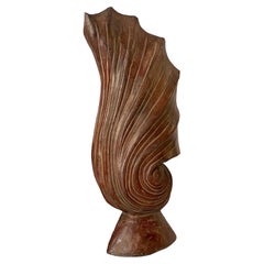 Sculpture abstraite en bois, forme de coquillage, couleur marron, France, 1960