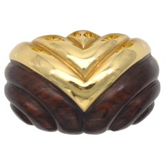 Carved Wood and 18-Karat Yellow Gold Ring