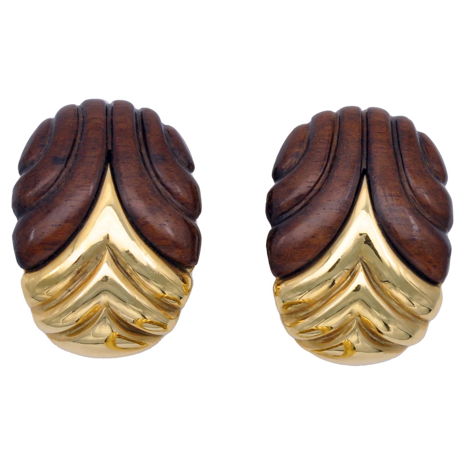 Carved Wood and 18-Karat Yellow Gold Clip-on Earrings For Sale