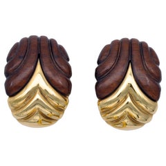 Vintage Carved Wood and 18-Karat Yellow Gold Clip-on Earrings