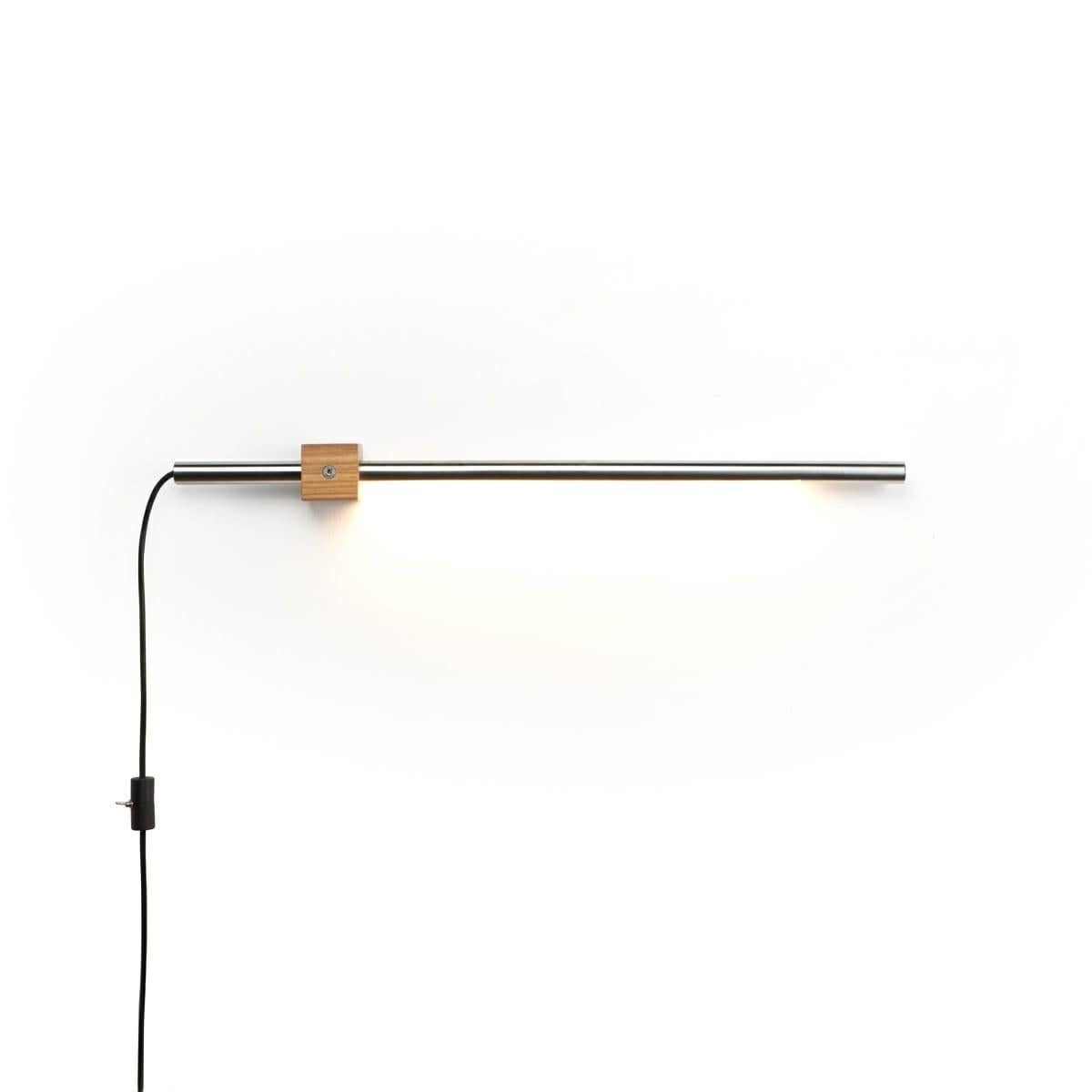 Luminária Cubó in legno e alluminio di Atelier Andre Ferri
Dimensioni: L 6 x P 6 x H 70 cm. 
Materiali: Wood, Alluminio.  


ANDRÉ FERRI
André Ferri è di Belo Horizonte, nato nel 1990, laureato in Architettura e Urbanistica con una specializzazione