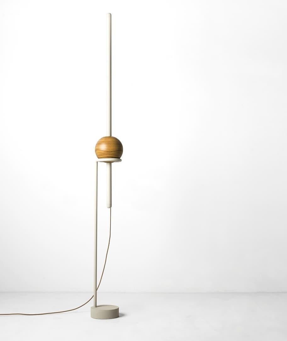 Brasiliano Wood e alluminio Luminária Pivô di Andre Ferri Atelier in vendita