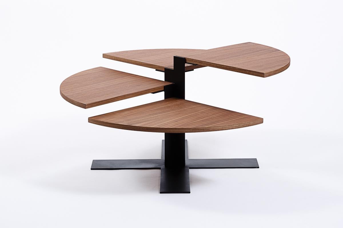 Table basse en bois et acier noir de style mi-siècle moderne en vente 5