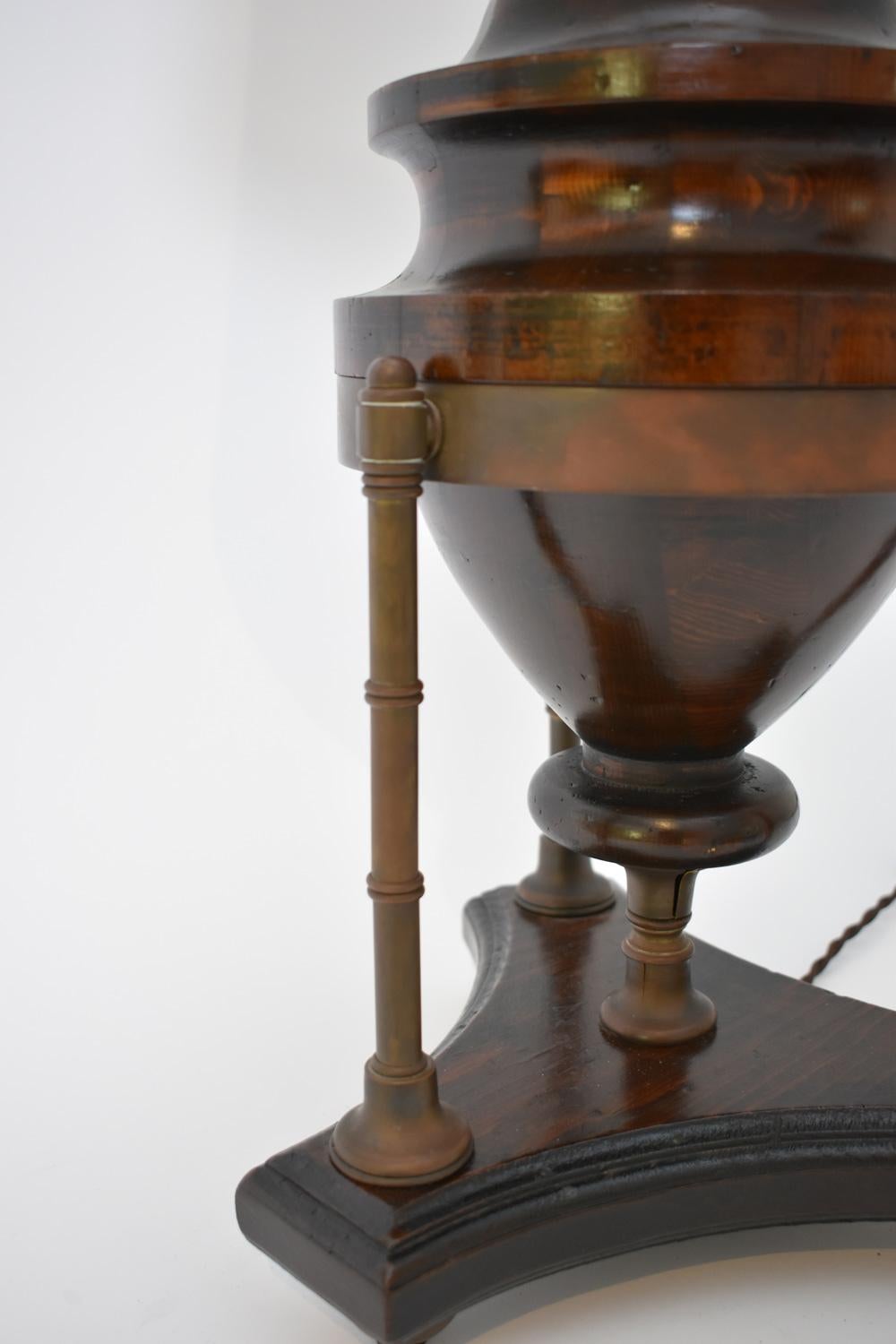 Lampada a balaustro in Wood e ottone, anni '10 del XIX secolo. In condizioni ottime in vendita a Lisboa, PT