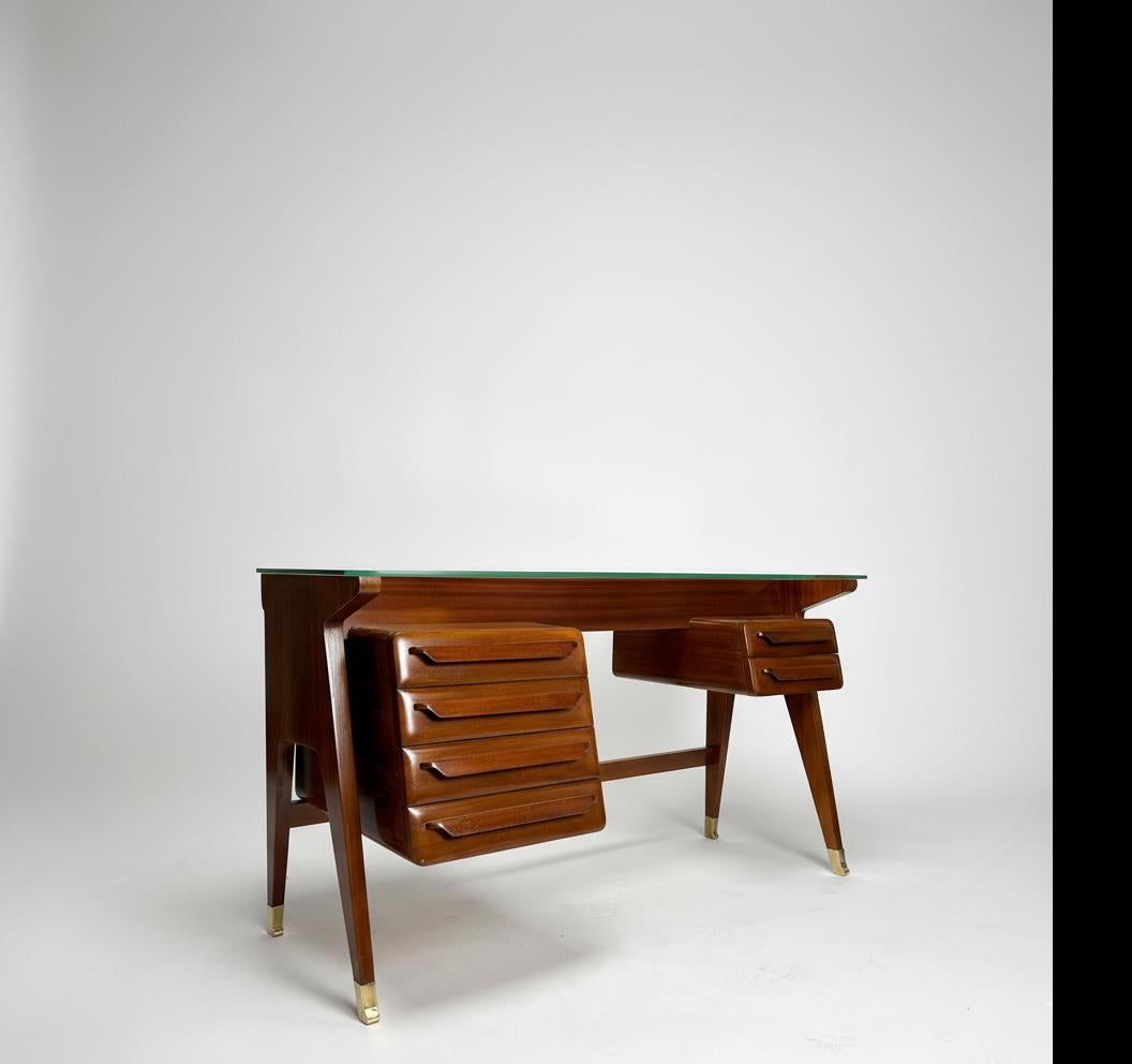Wood and brass Desk by Vittorio Dassi, Italy, 1950s en vente 3