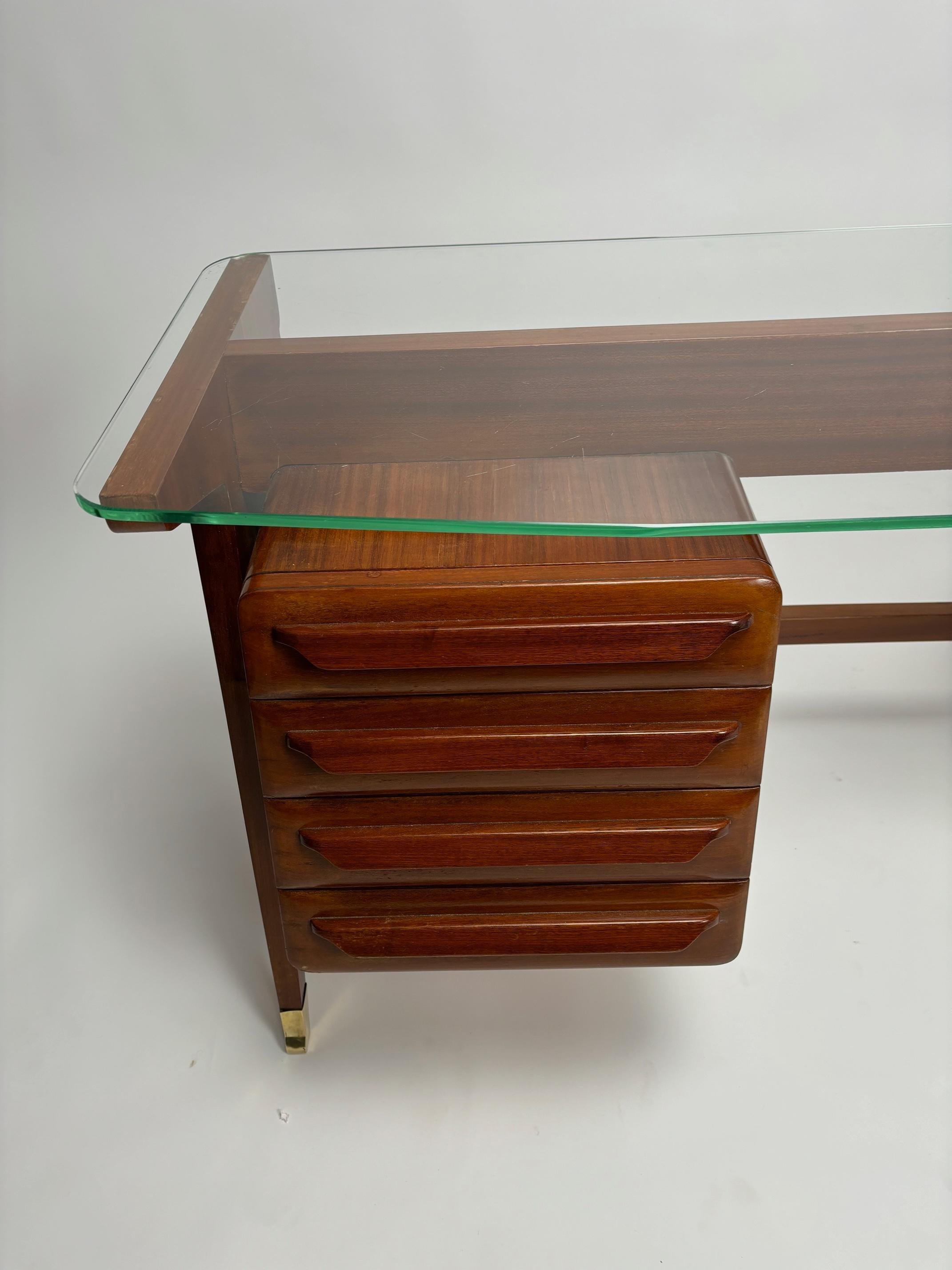 Milieu du XXe siècle Wood and brass Desk by Vittorio Dassi, Italy, 1950s en vente