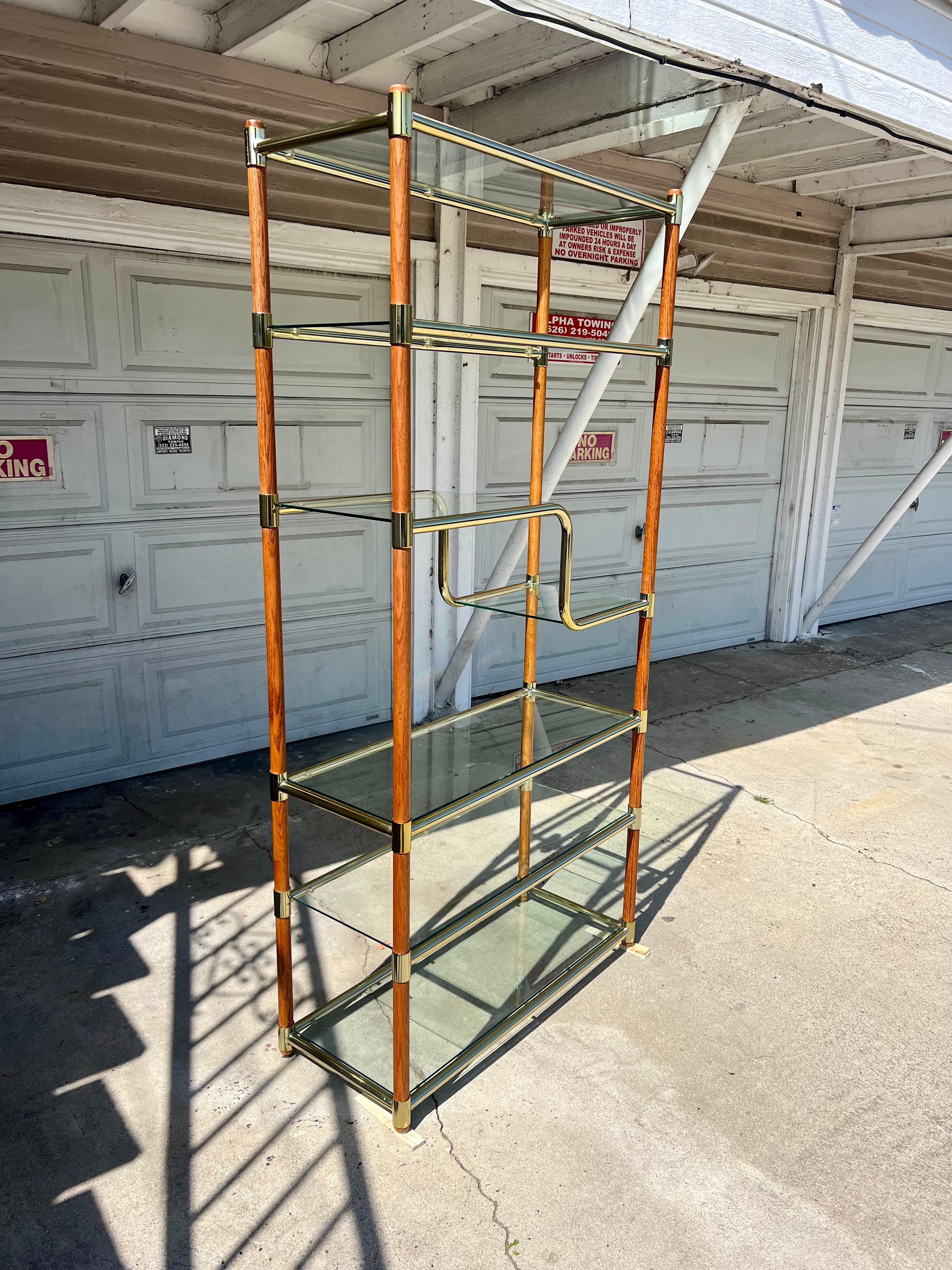 Wood and Brass Etagere in the style of Milo Baughman  In Good Condition In Los Angeles, CA