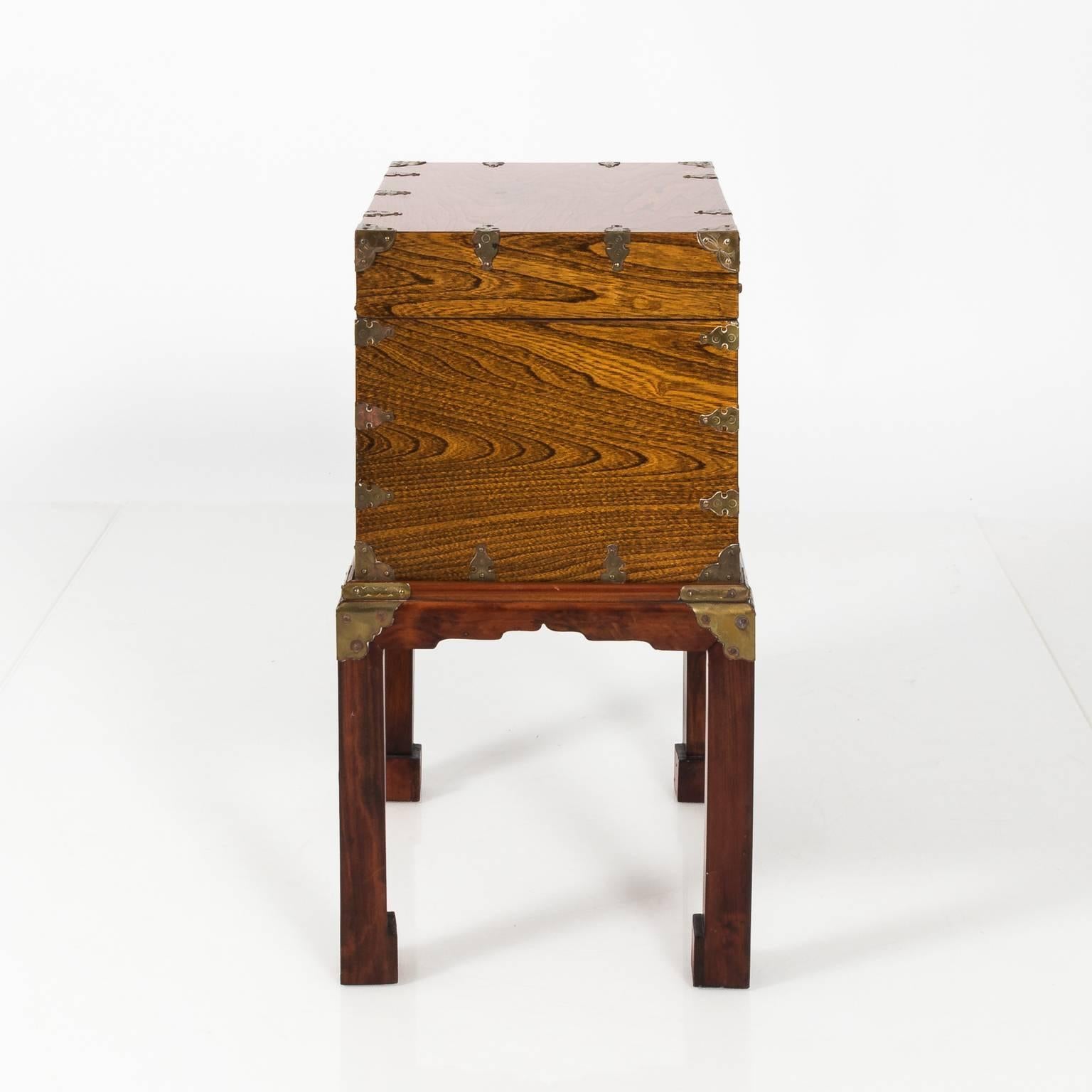 Baule giapponese in legno e ottone 4