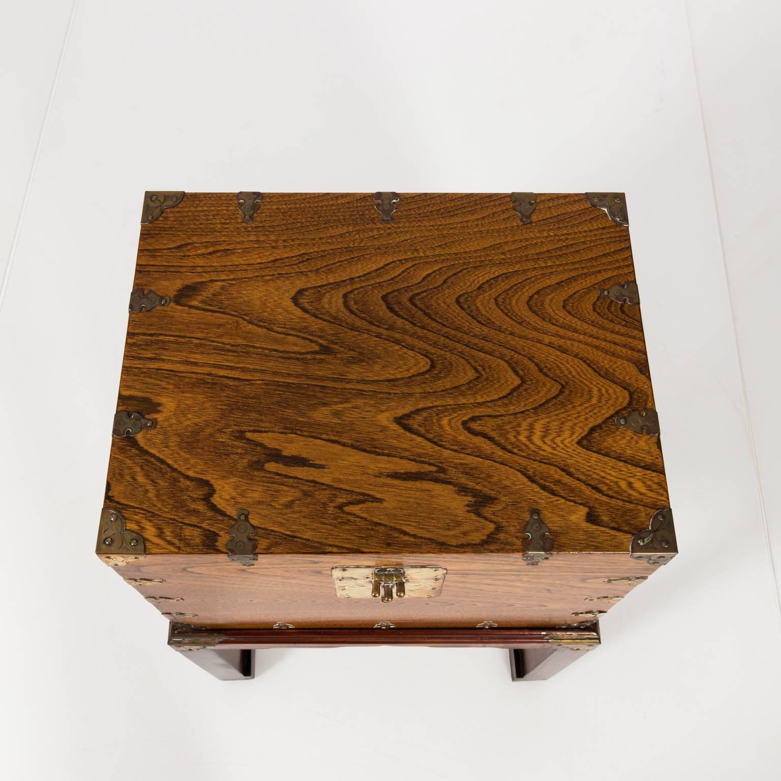 Baule giapponese in legno e ottone 6