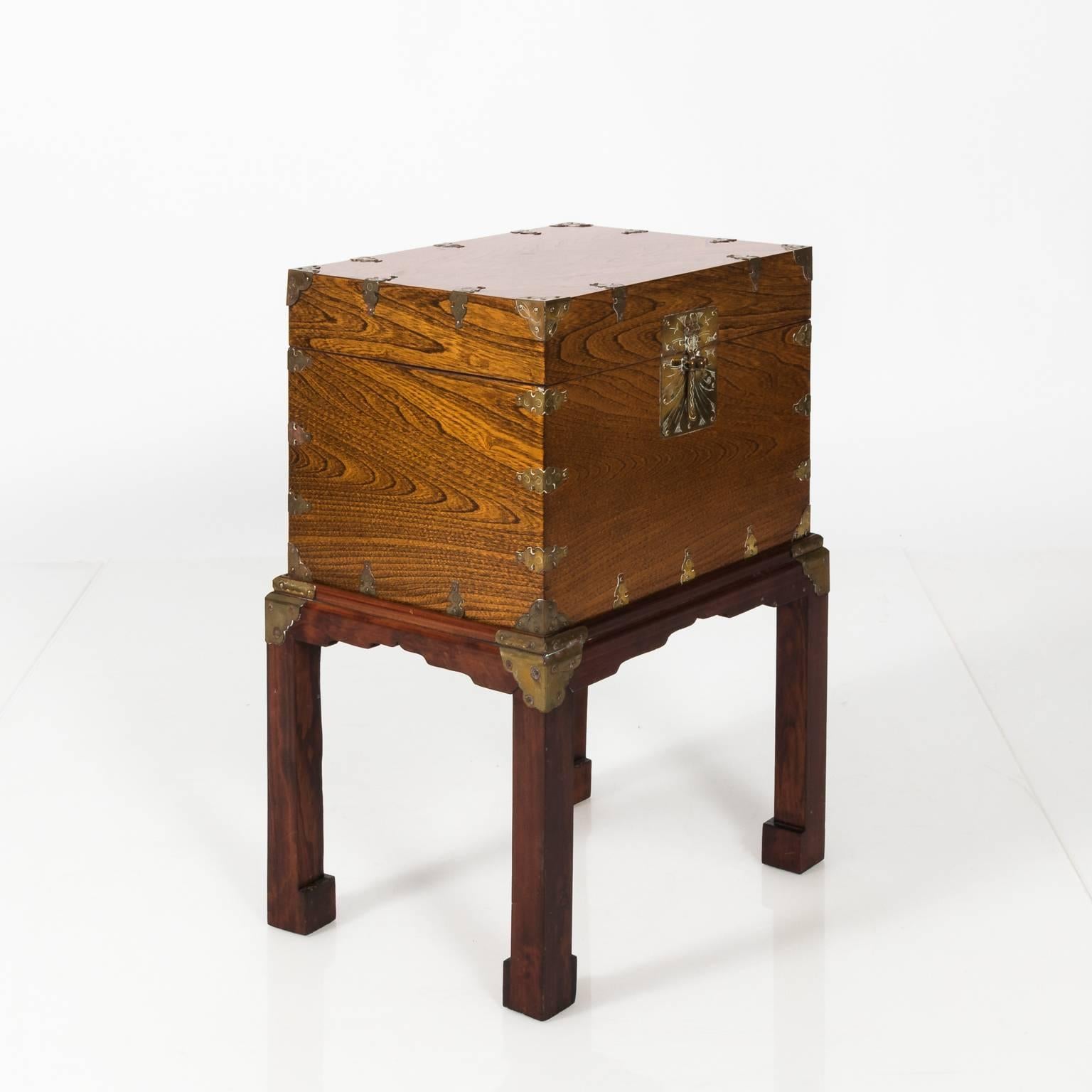 Baule giapponese in legno e ottone 3
