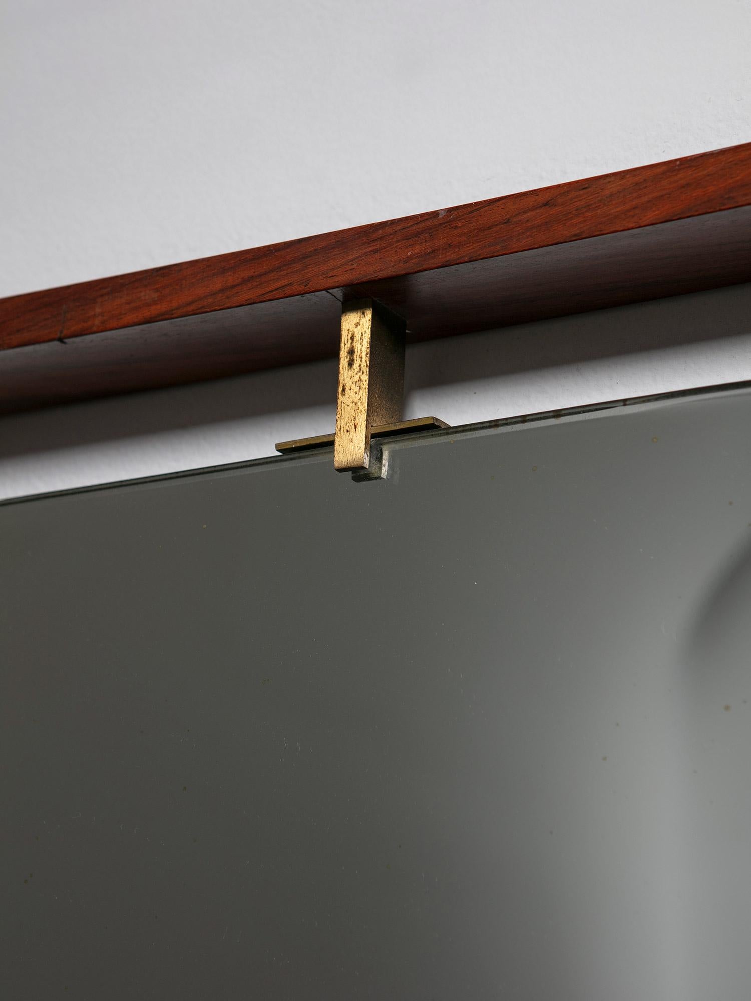 Miroir en bois et laiton attribué à Santambrogio & De Berti. Italie, années 1960 en vente 1