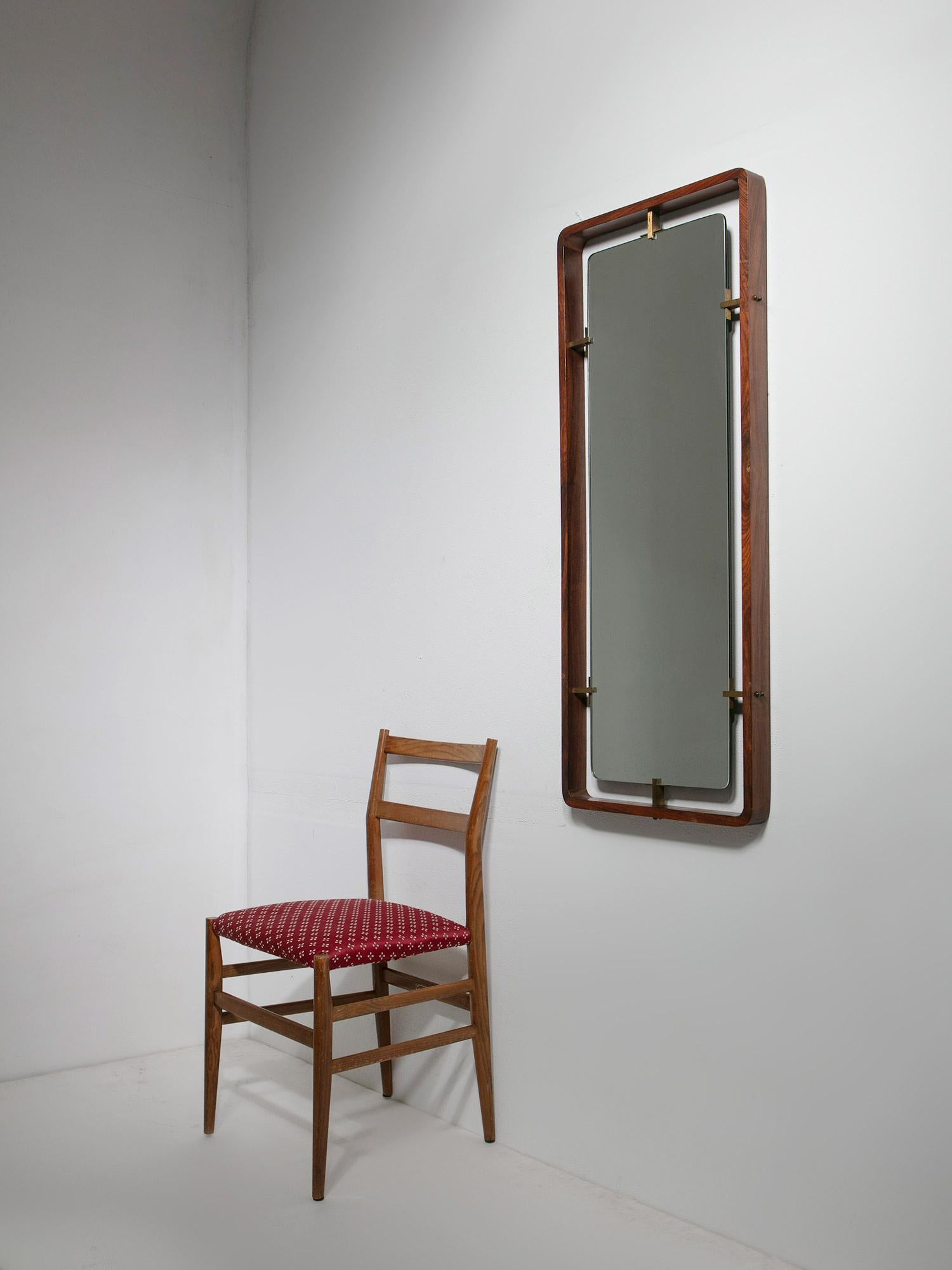 Miroir en bois et laiton attribué à Santambrogio & De Berti. Italie, années 1960 en vente 2