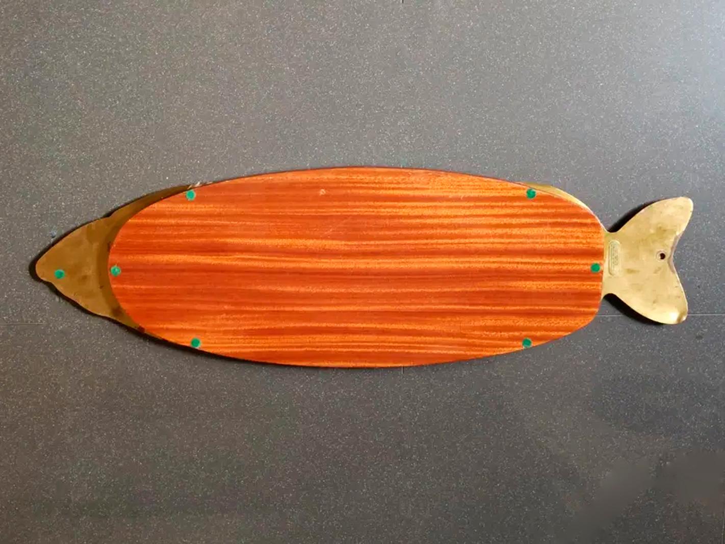 Serving Board Fish Shaped Tray Wood & Brass Serving Board Fish Shaped Midcentury In Good Condition For Sale In Mombuey, Zamora