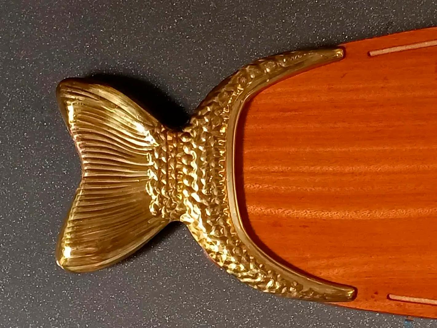 20th Century Serving Board Fish Shaped Tray Wood & Brass Serving Board Fish Shaped Midcentury For Sale