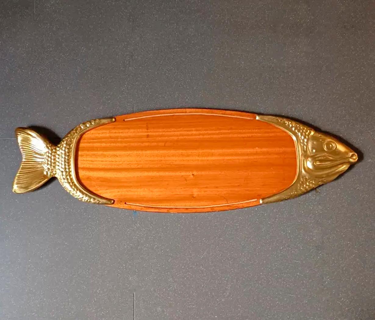 Serving Board Fish Shaped Tray Wood & Brass Serving Board Fish Shaped Midcentury For Sale 4