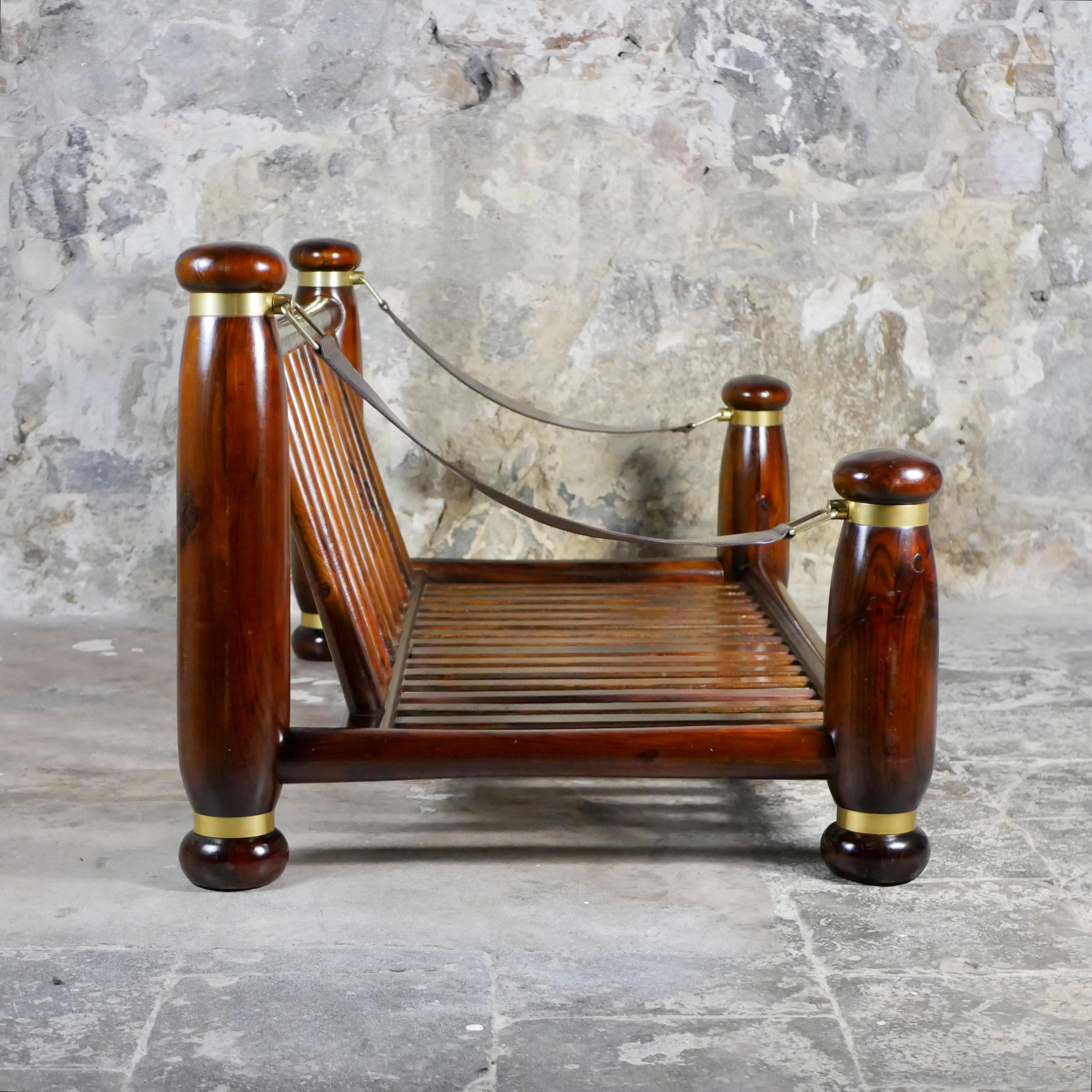 Structure de canapé en bois et laiton dans le style de Luciano Frigerio, Italie, 1970 Bon état - En vente à Lyon, FR