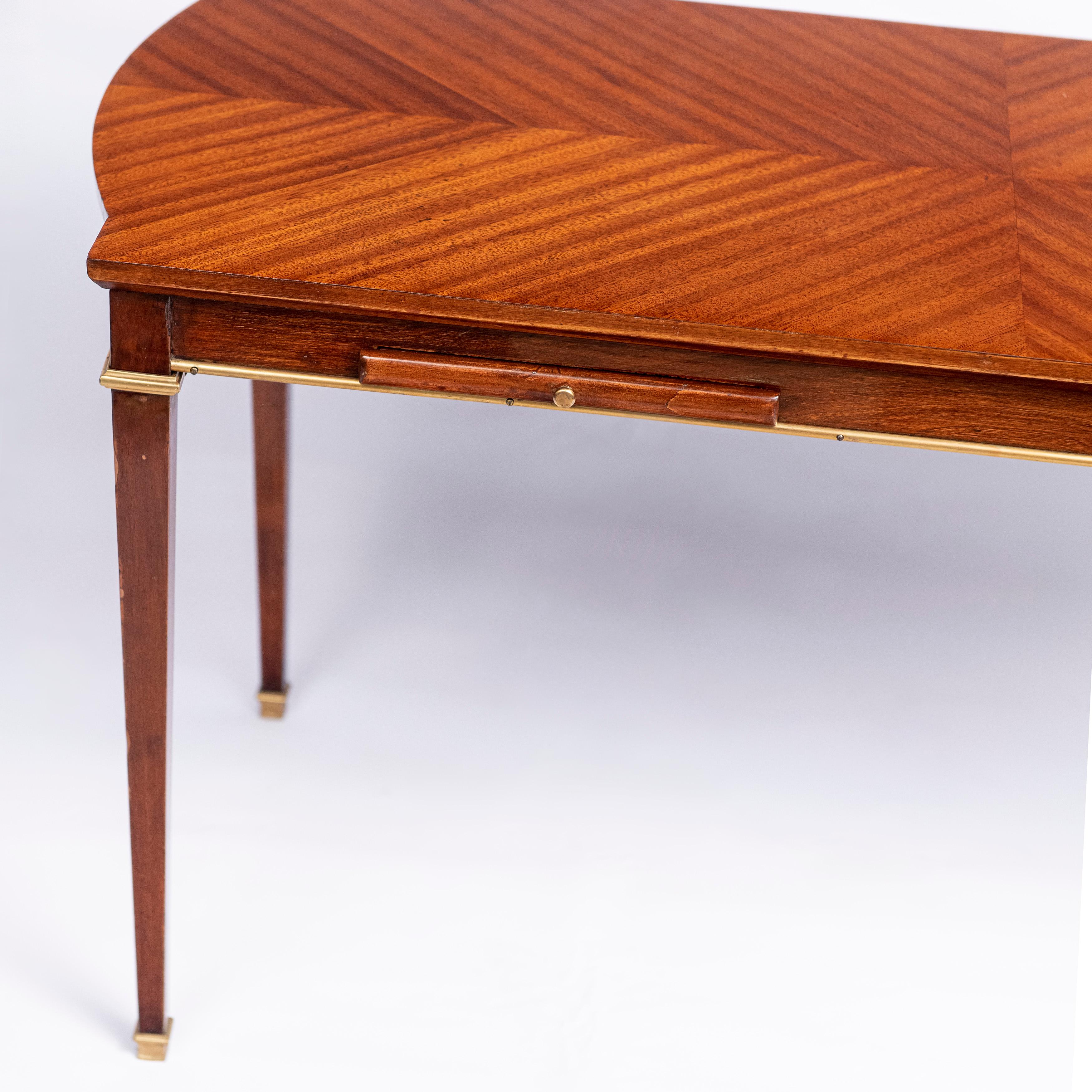 Wood and Bronze Table, Attributed to Maison Jansen, France, circa 1950 In Good Condition For Sale In Buenos Aires, Buenos Aires