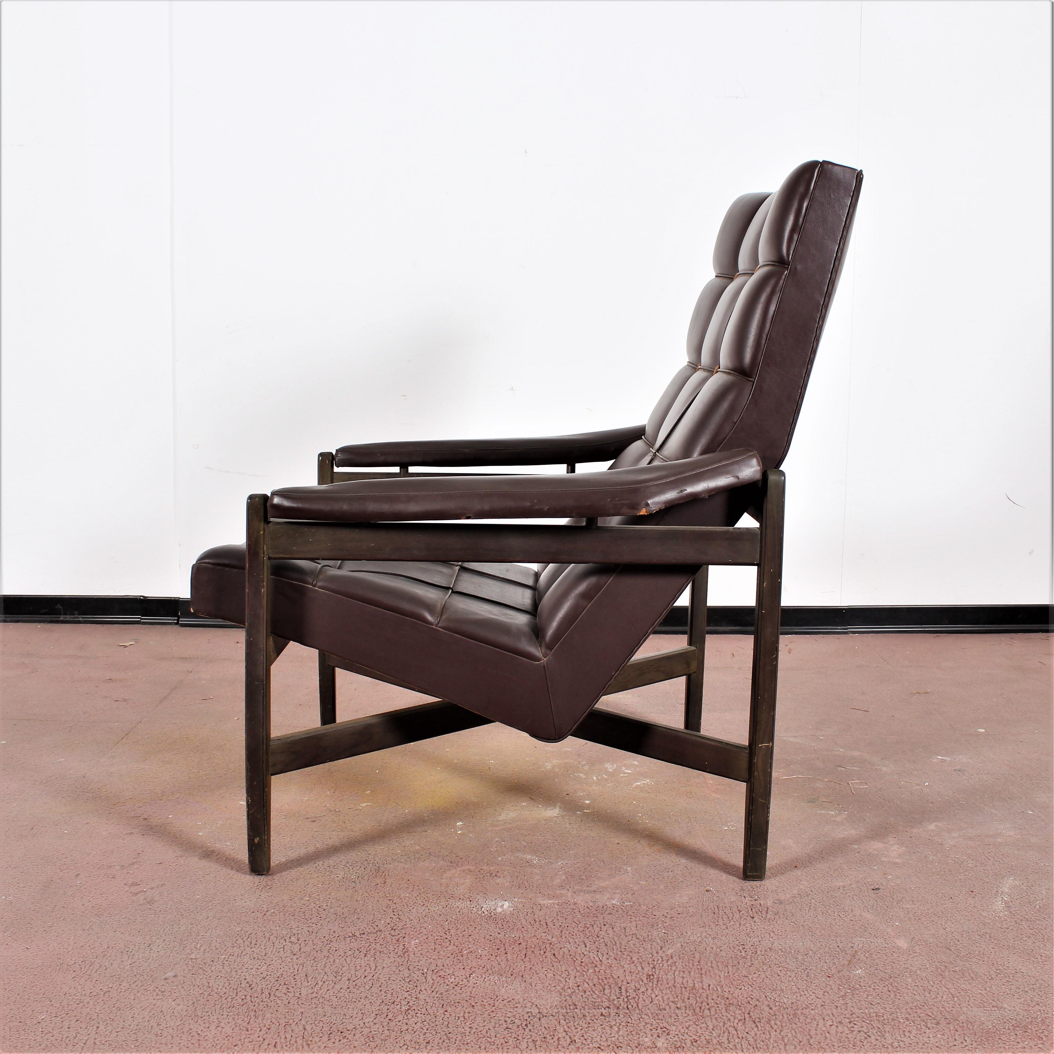 Mid-Century Modern Wood and Brown Leather Minotti Lounge Chair and Ottoman, Italy, 1960s