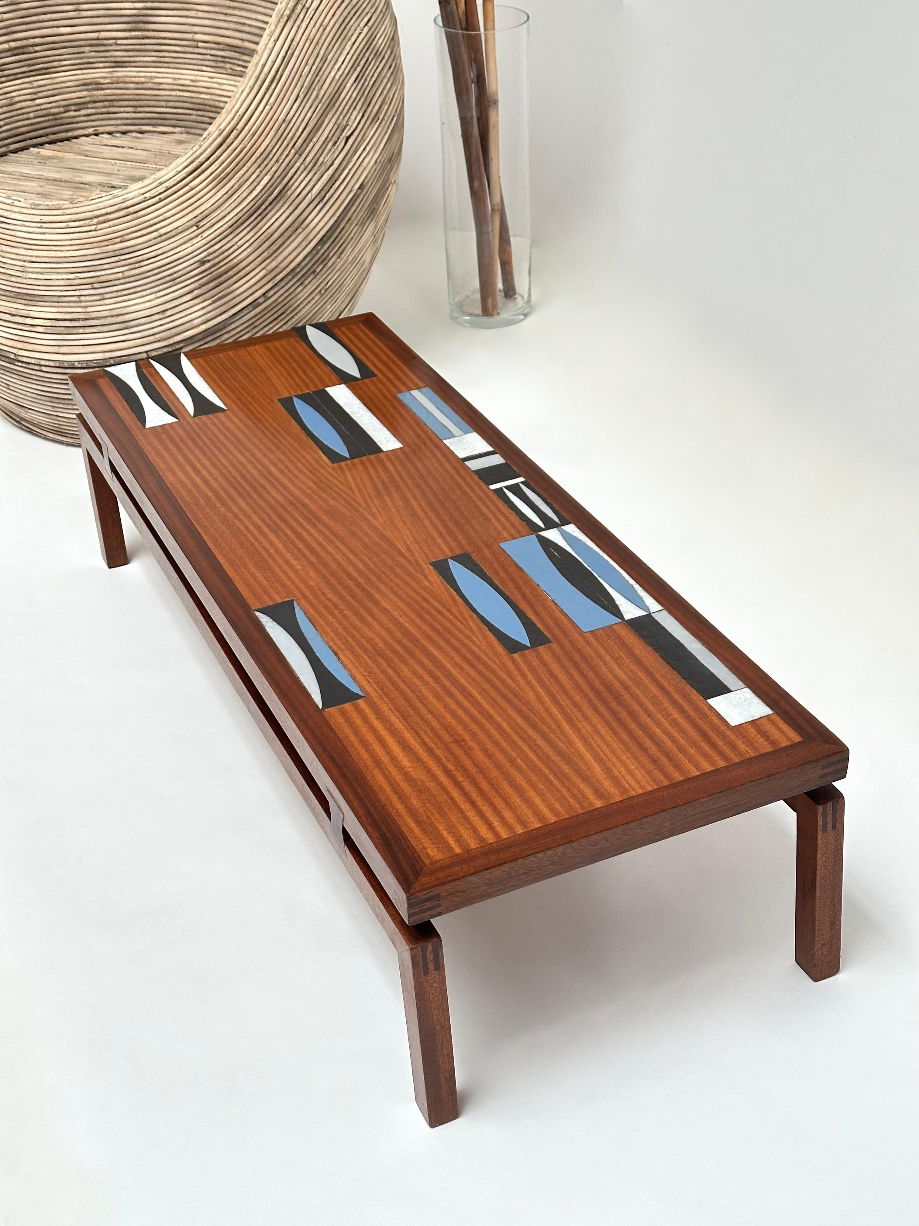 Wood and Ceramic Inlays Low Table, Roger Capron, Vallauris 1961 Escandinavo moderno en venta
