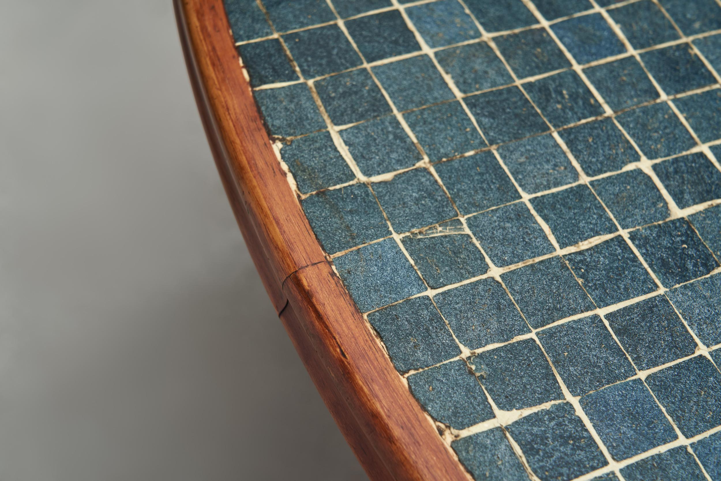 Mesa de centro de madera y azulejos, Francia Años 70 en venta 3