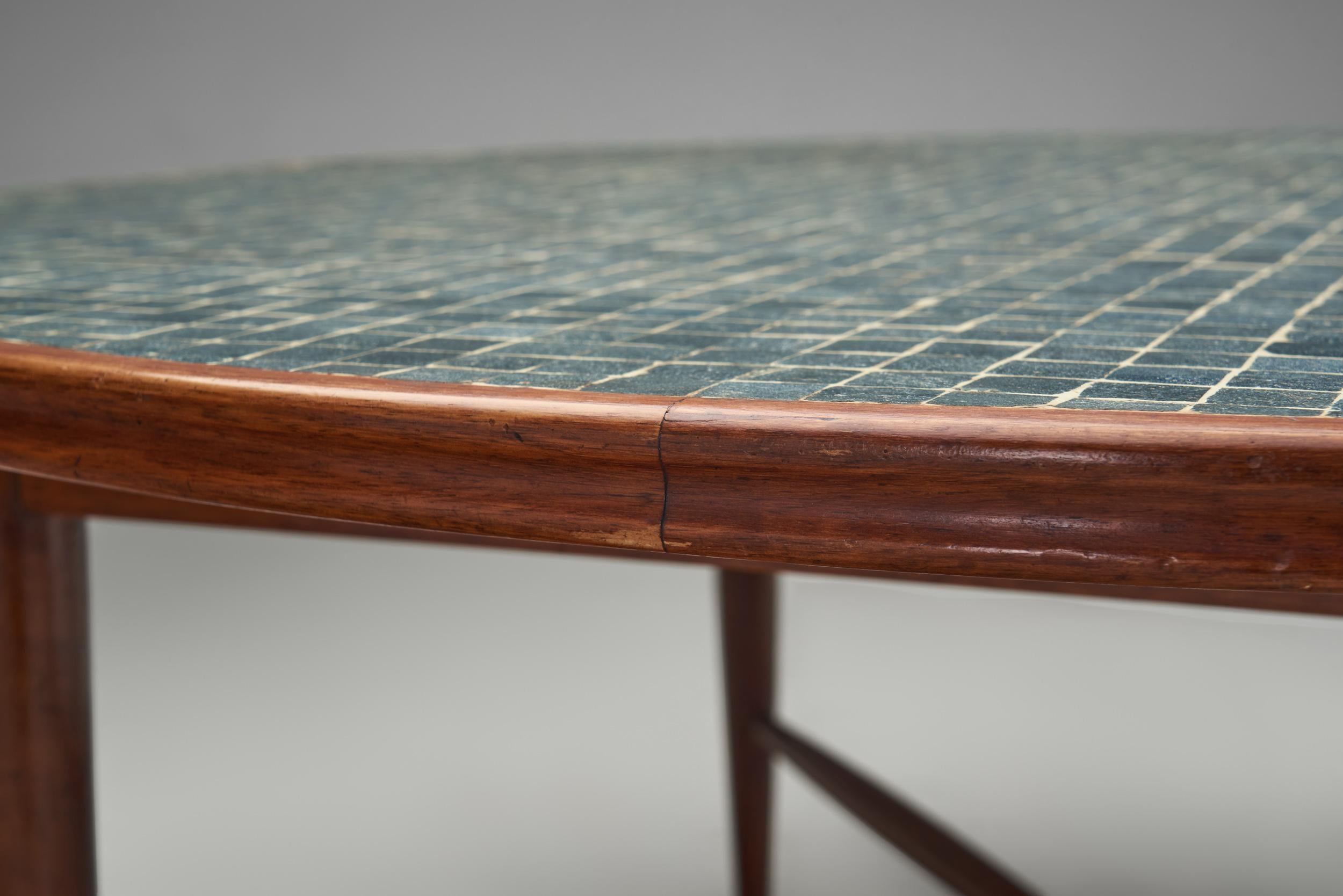 Mesa de centro de madera y azulejos, Francia Años 70 en venta 4