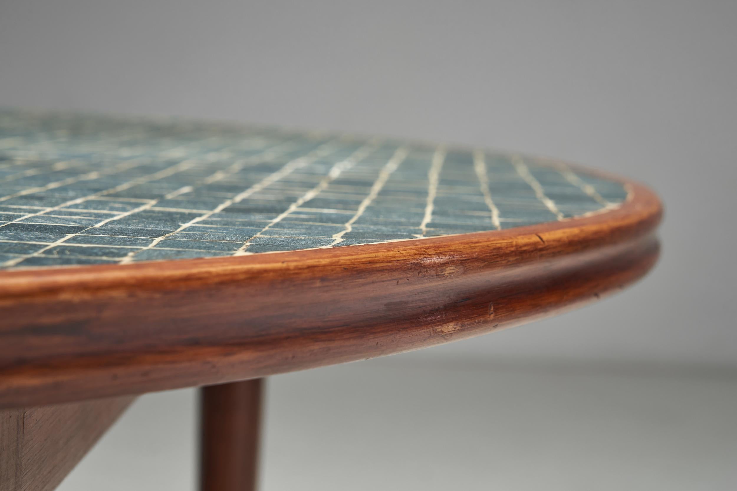 Mesa de centro de madera y azulejos, Francia Años 70 en venta 5