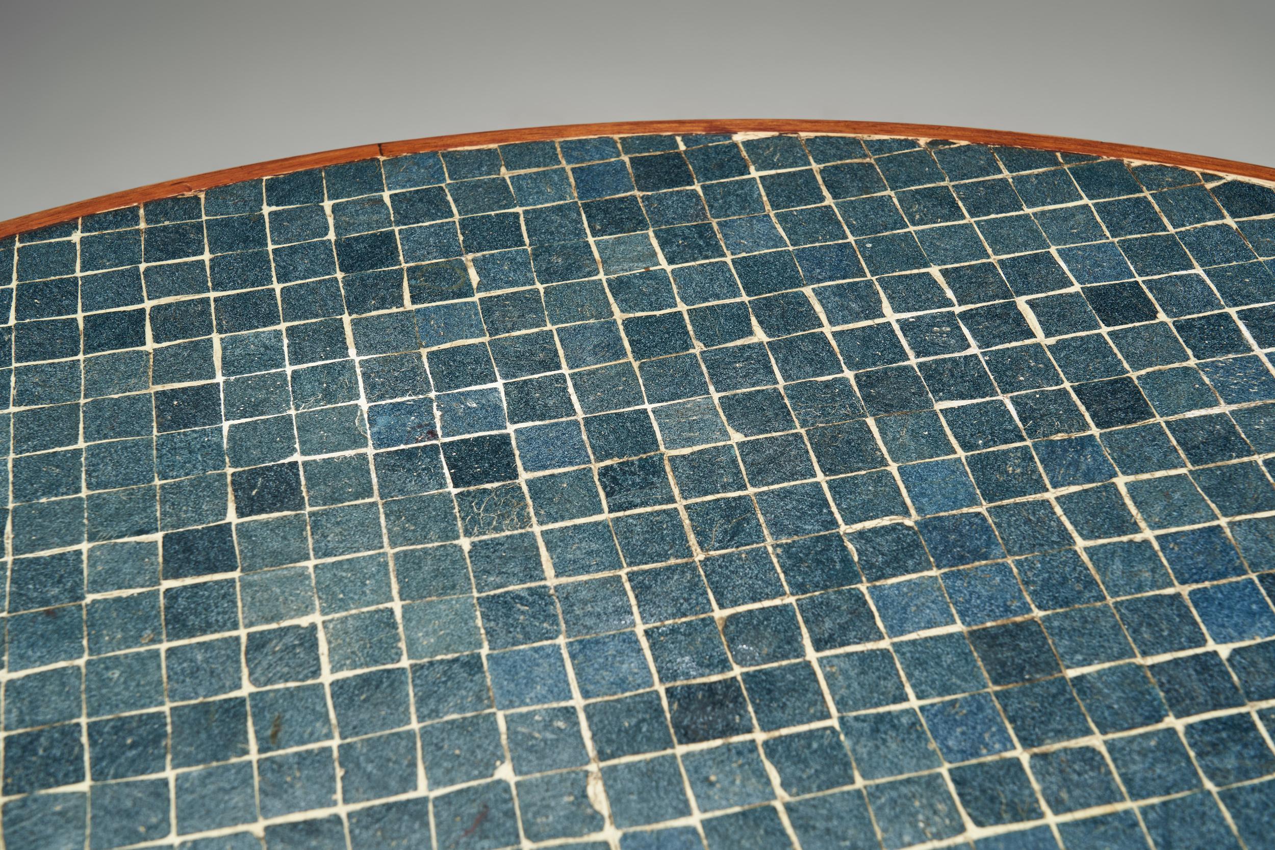 Mesa de centro de madera y azulejos, Francia Años 70 Cerámico en venta