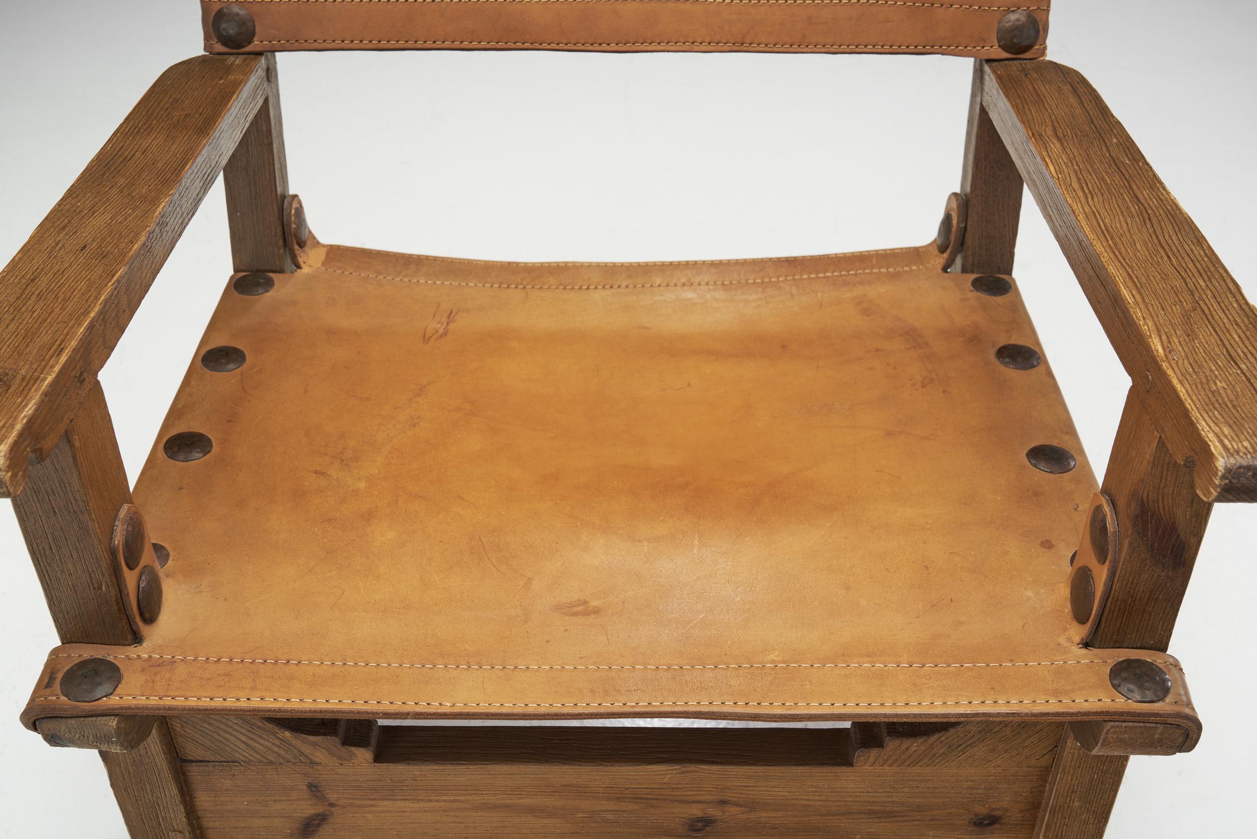Wood and Cognac Saddle Leather 