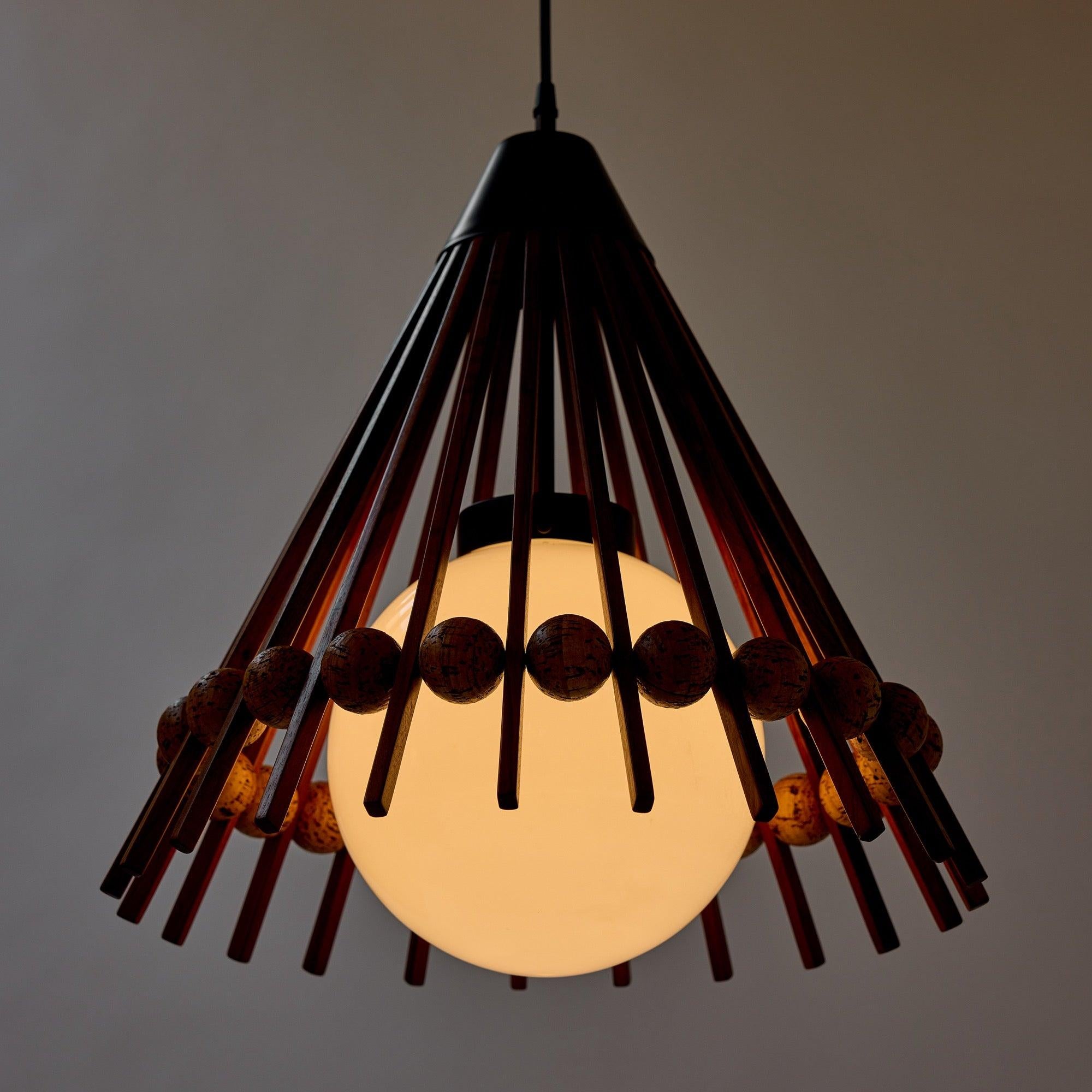 Pendentif en bois et liège des États-Unis Excellent état - En vente à Sagaponack, NY