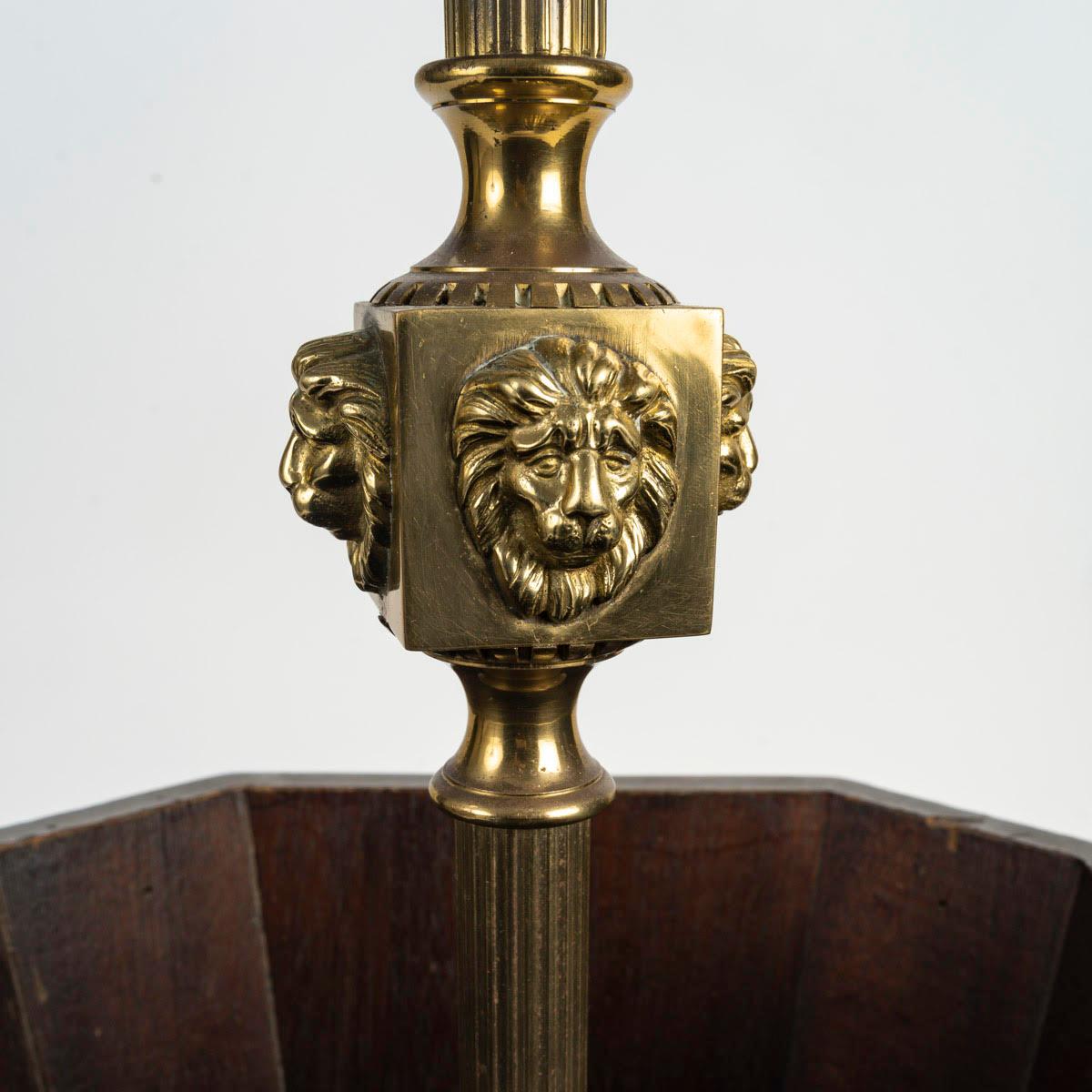 Stand Umbrella en Wood et laiton doré, 20e siècle. en vente 1
