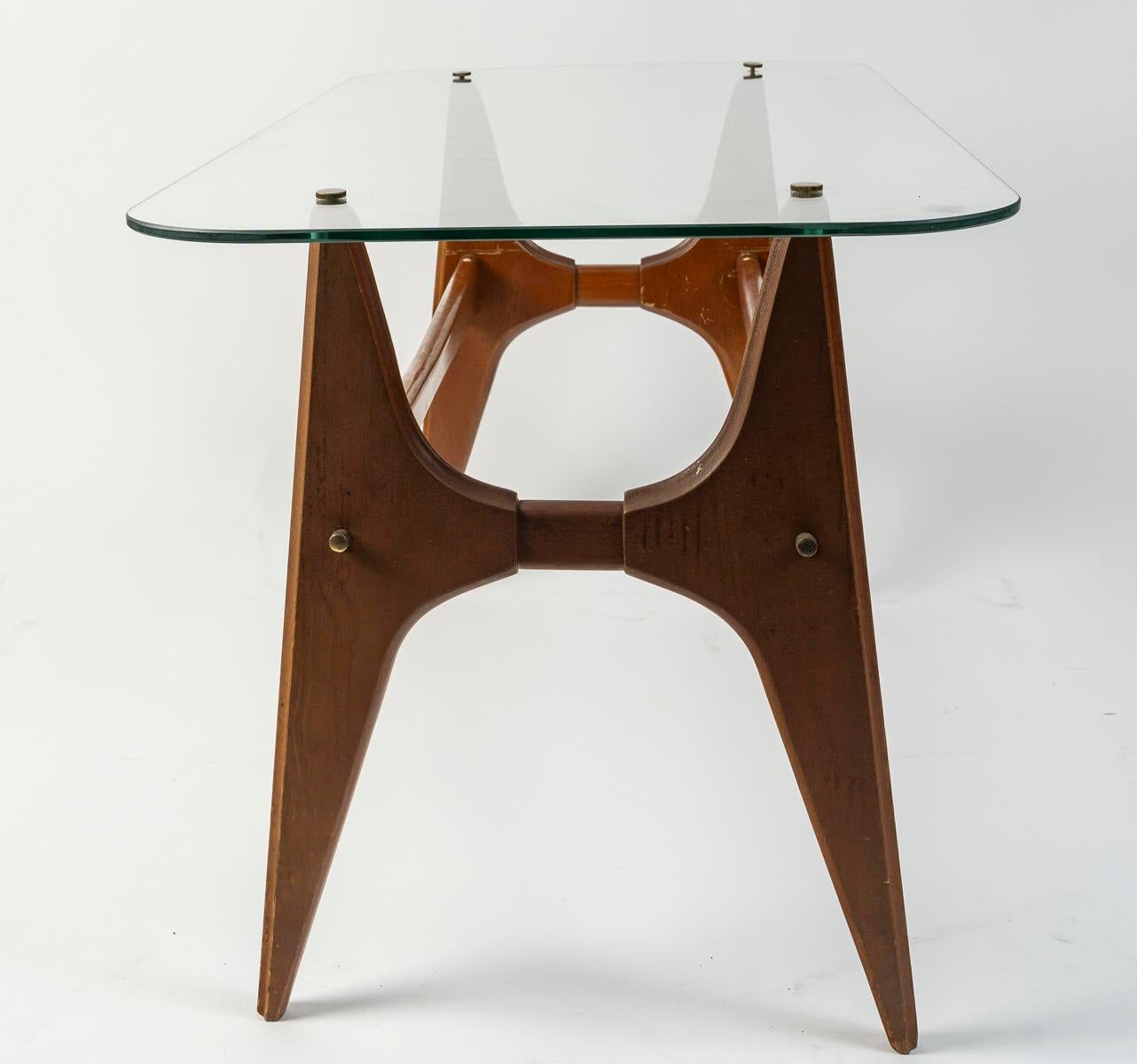 Table basse en bois et verre, design des années 1970 Bon état - En vente à Saint-Ouen, FR