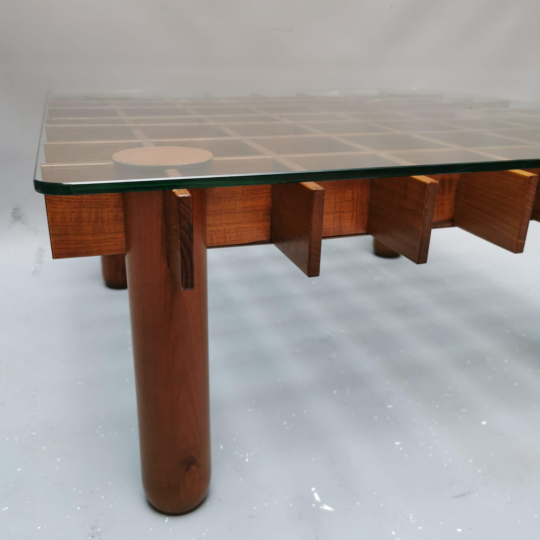 Moderne Table basse en bois et verre en vente