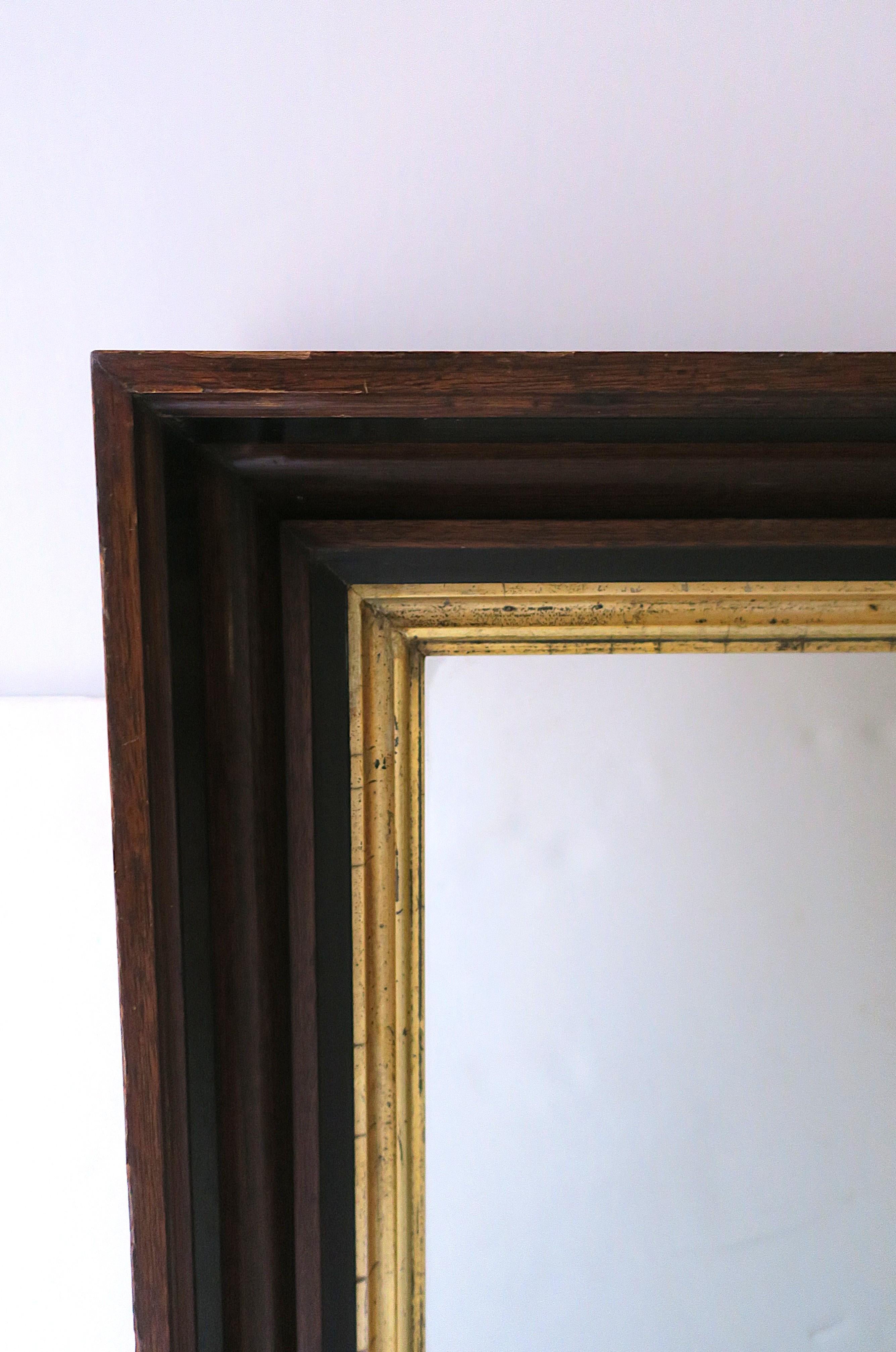 English Wood and Gold Giltwood Framed Wall Mirror In Good Condition For Sale In New York, NY