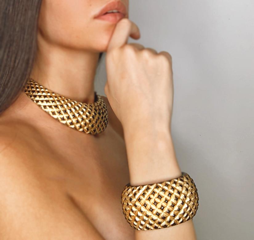 Wood and Gold Leaf Cuff Bracelet Choker Necklace Parure Set For Sale 6
