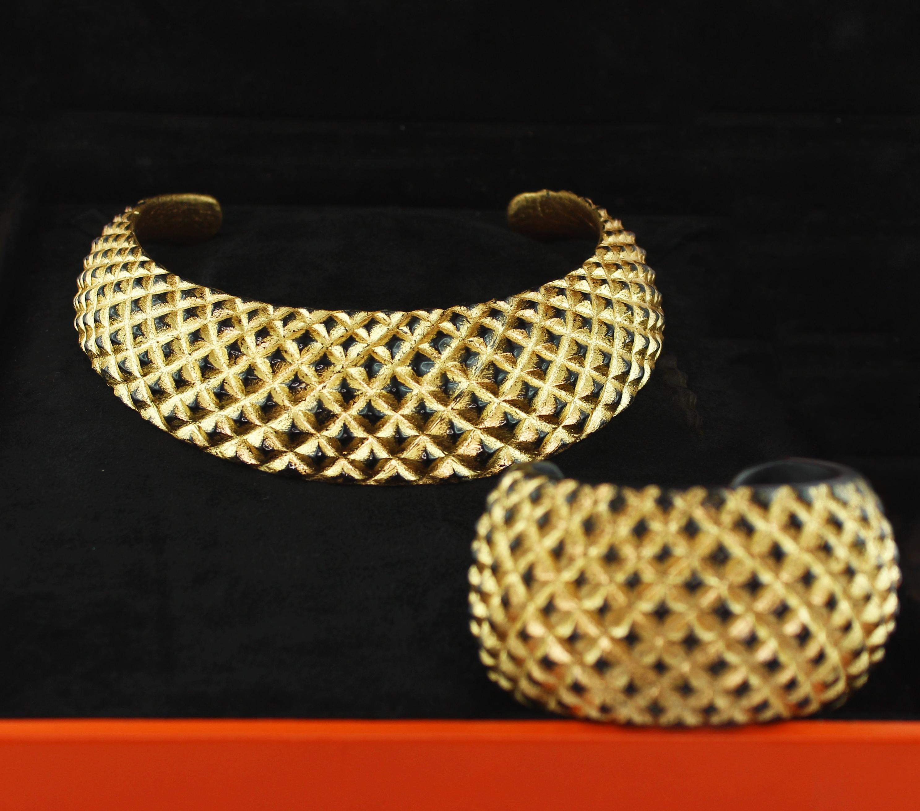 Wood and Gold Leaf Cuff Bracelet Choker Necklace Parure Set For Sale 7