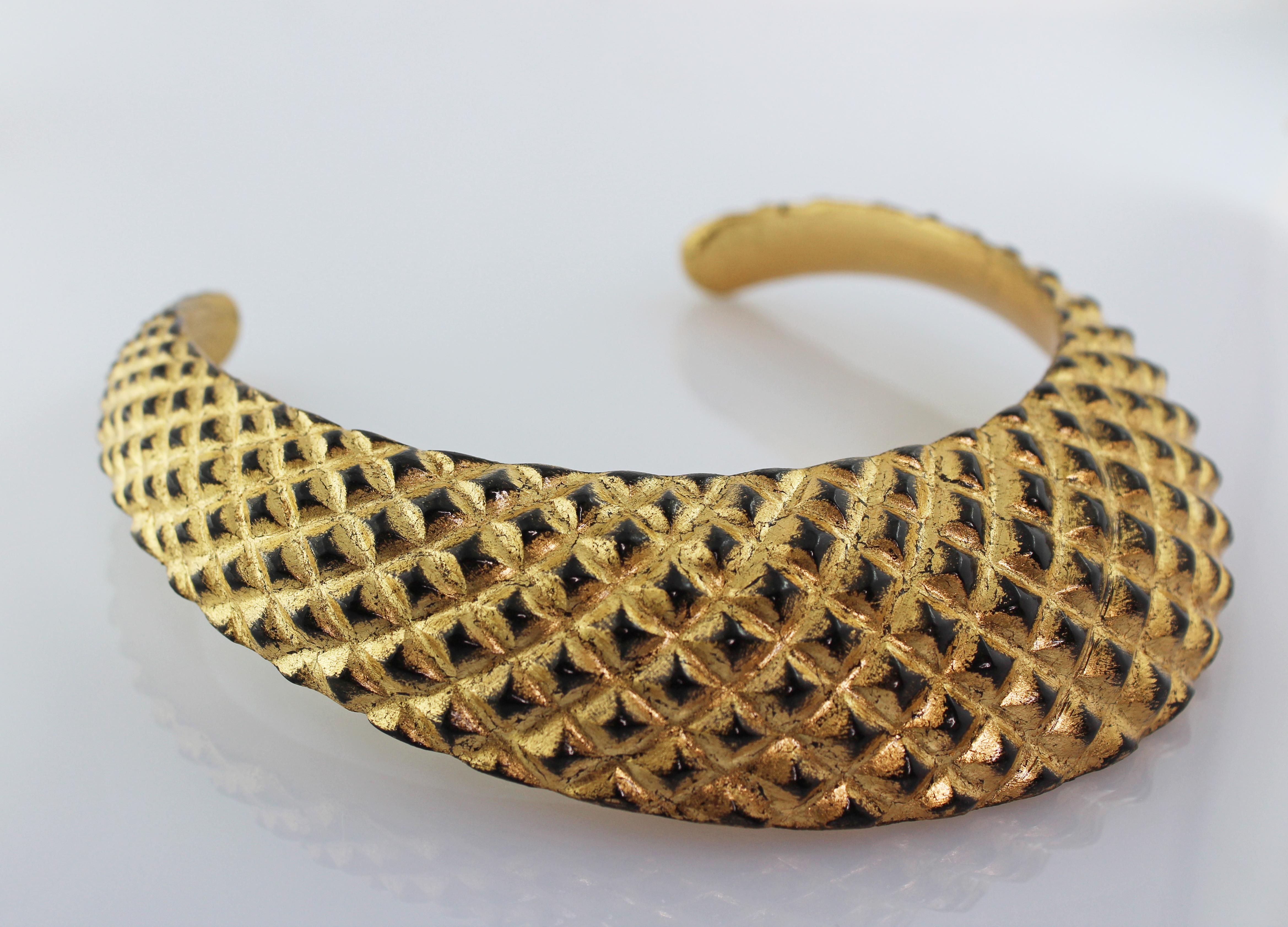 Wood and Gold Leaf Cuff Bracelet Choker Necklace Parure Set For Sale 1