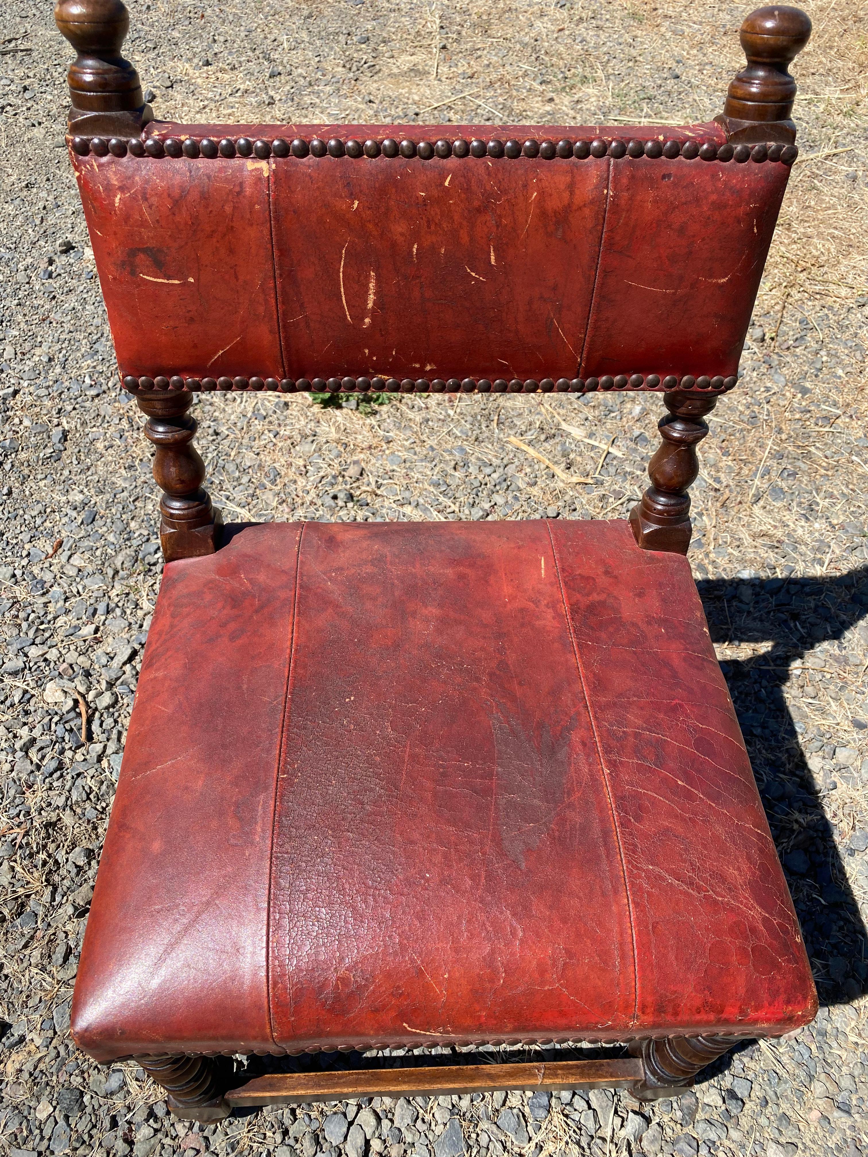 Pelle Sedia per bambini in legno e pelle del XIX secolo in vendita