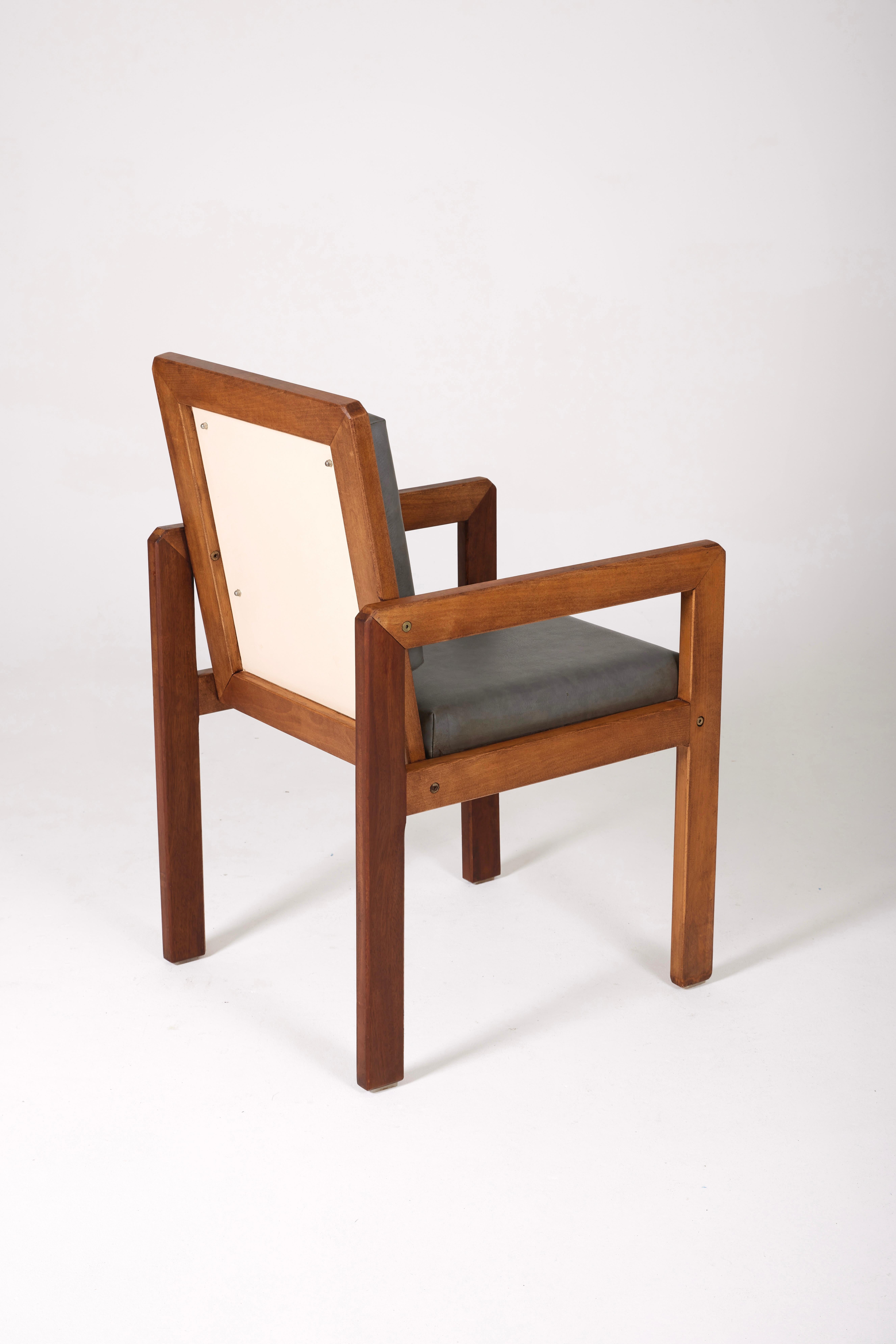 Wood and leather armchair by the french designer André Sornay For Sale 2