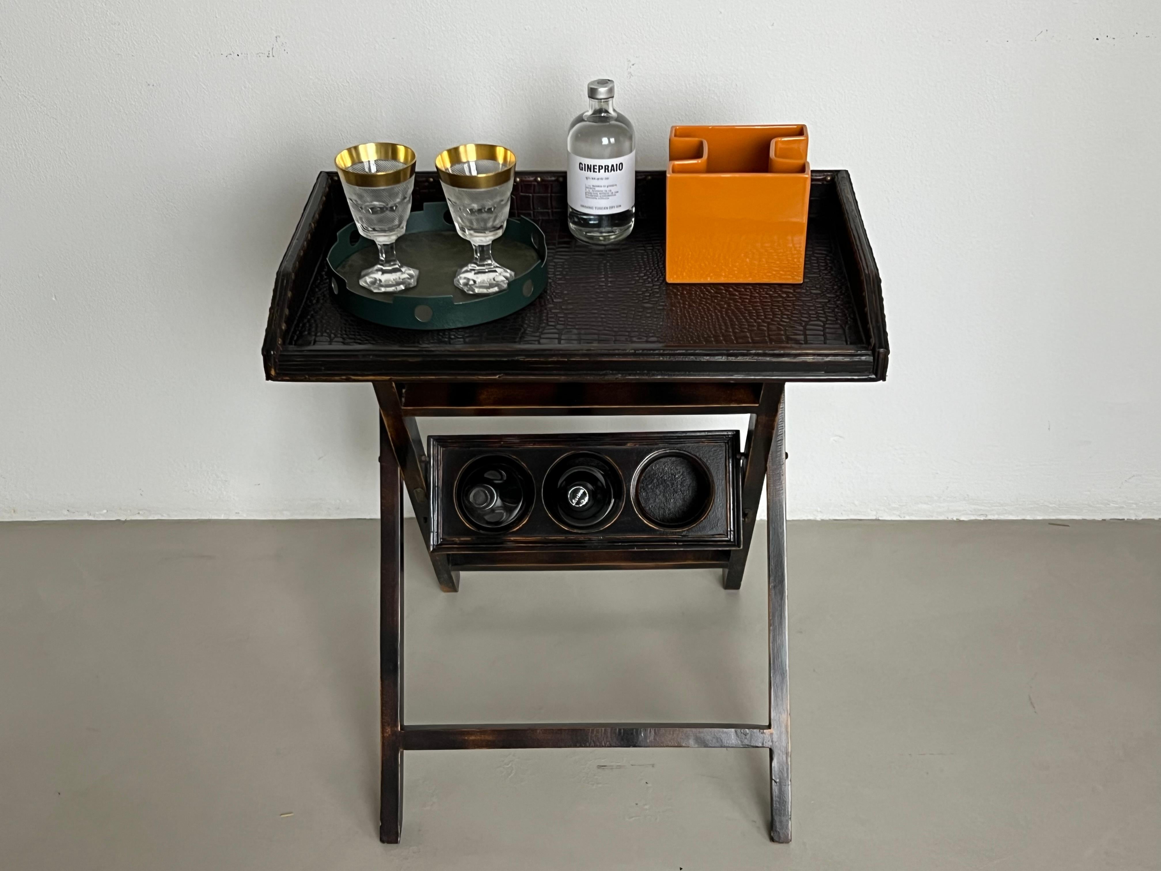 holz und leder serviert tablett, cocktail bar, vintage ecktisch im Zustand „Gut“ im Angebot in Milano, IT