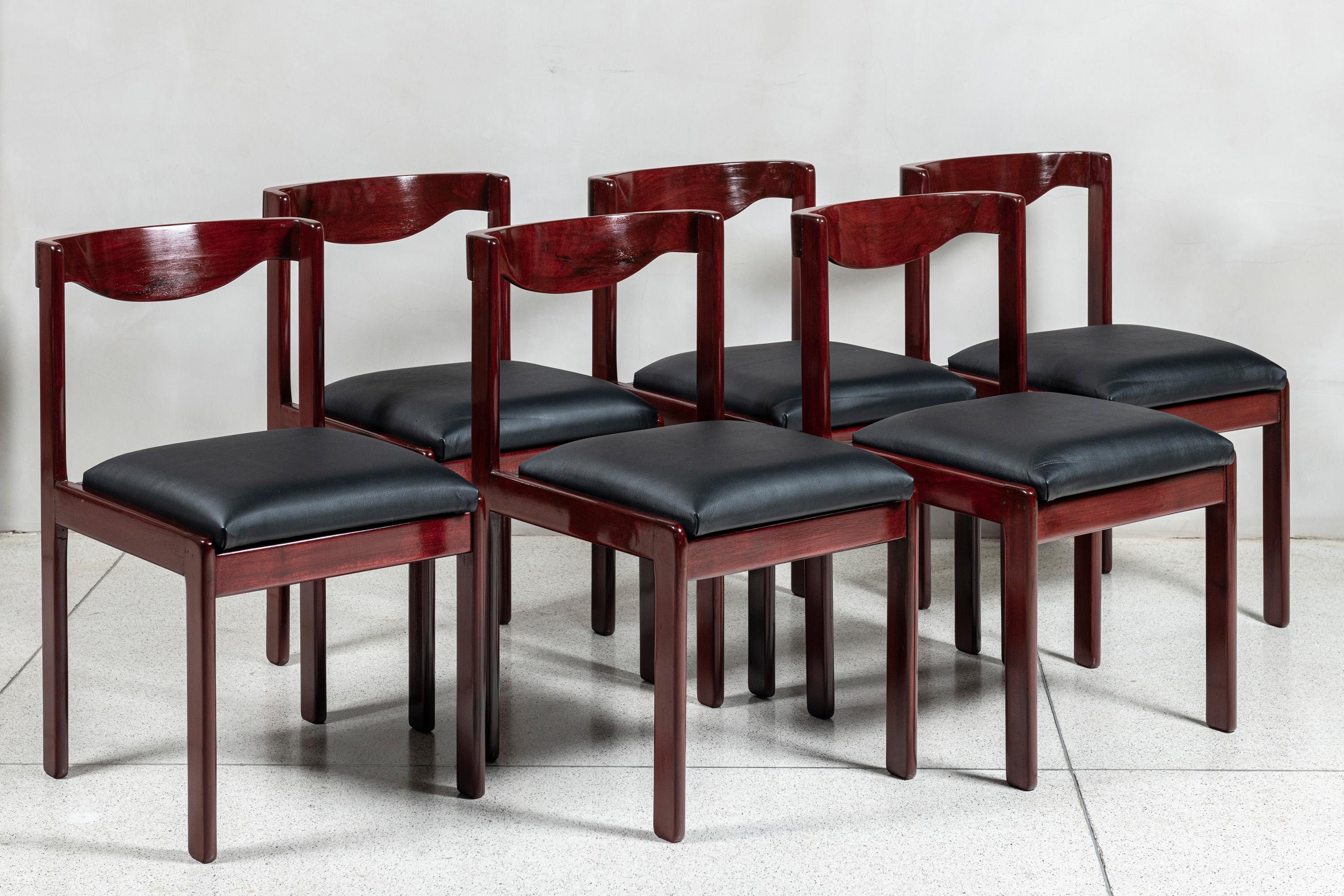 Mid-Century Modern Wood and leather set of 6 LP chairs designed by Ricardo Blanco, Argentina, 1970. For Sale