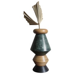 Sculpture contemporaine en bois et marbre, bougeoirs, vase à fleurs « iTotem »