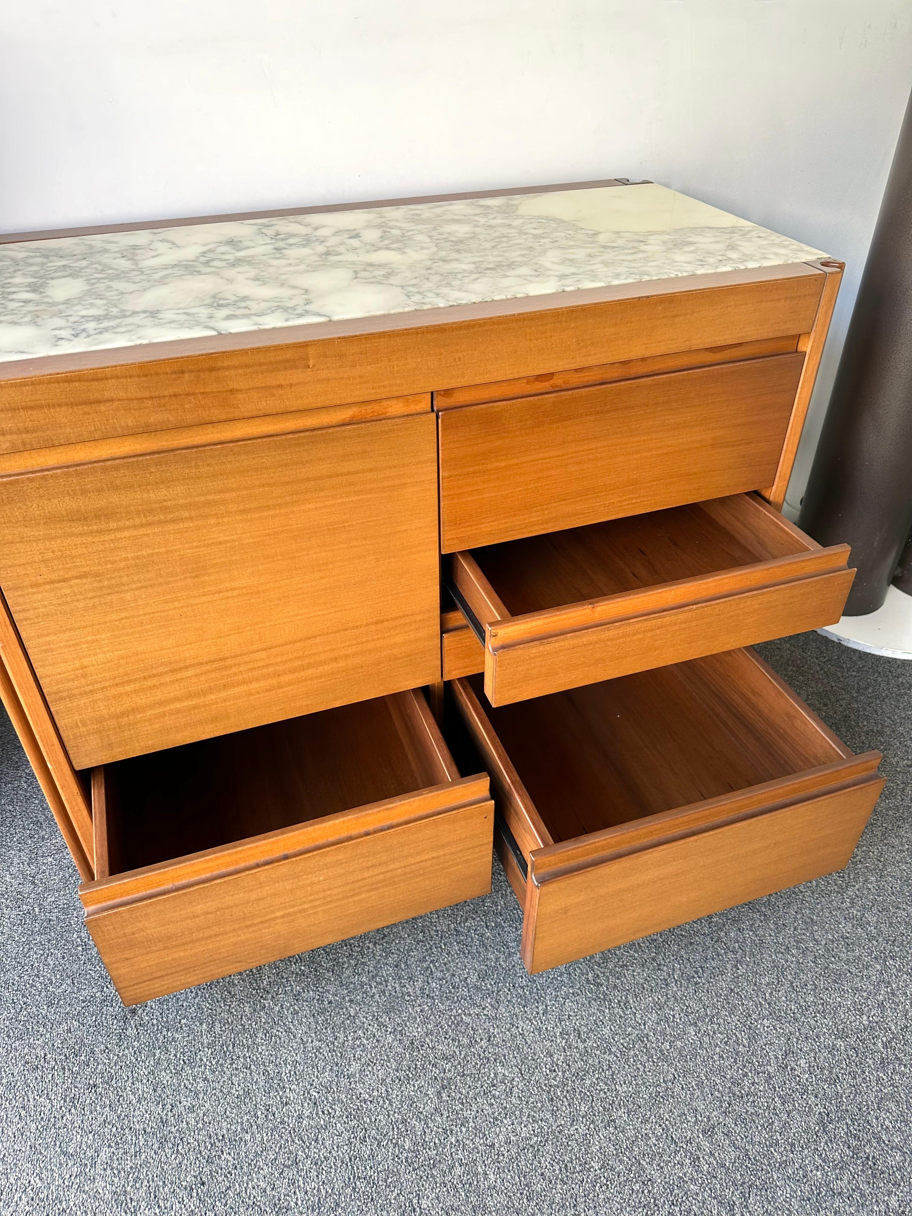 Barwagen aus Holz und Marmor von Angelo Mangiarotti für Molteni, Italien, 1960er Jahre im Zustand „Gut“ im Angebot in SAINT-OUEN, FR