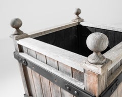 Prototype de jardinière en bois et en métal