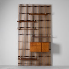 Wandregal aus Holz und Metall mit Lattenrost und Regalen, 1960