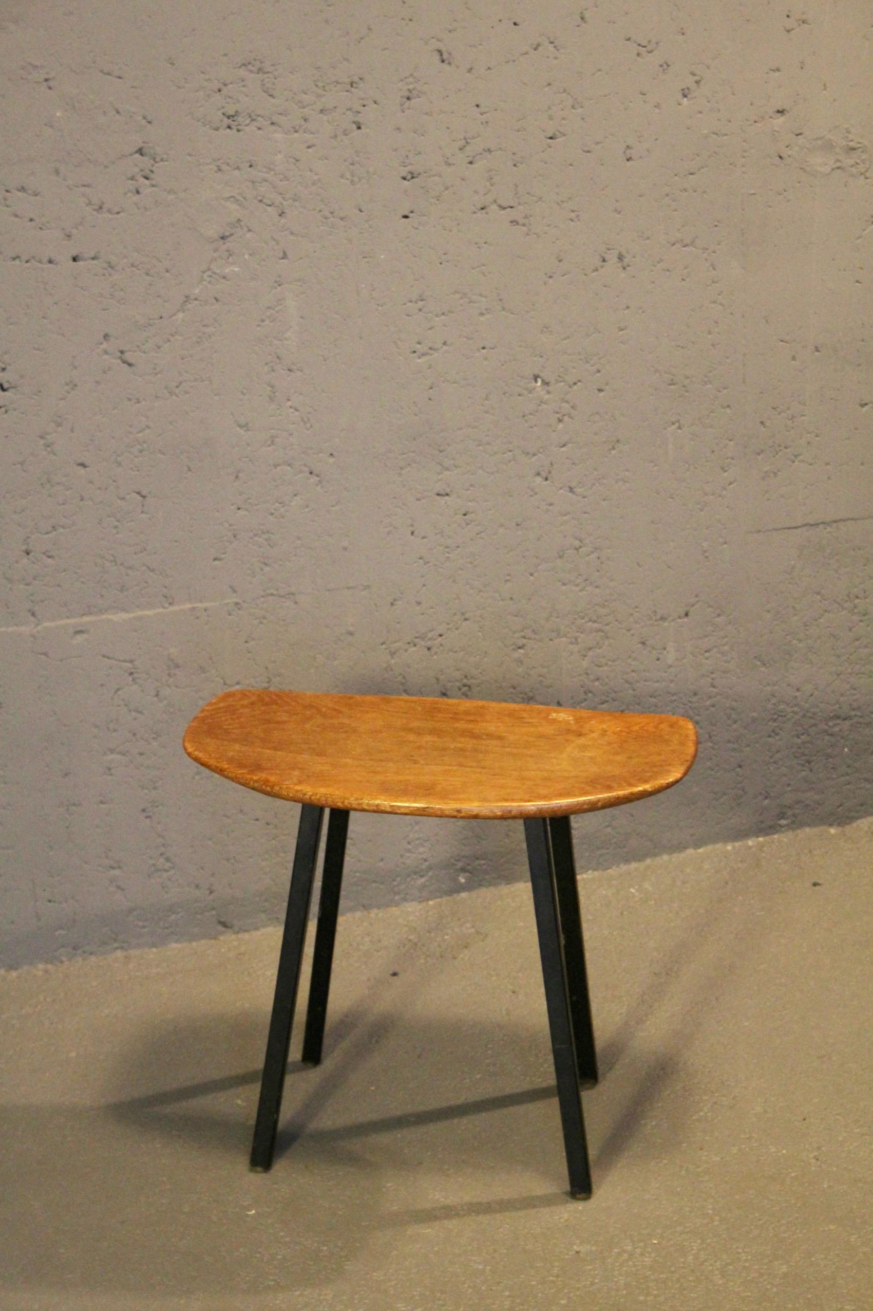 Tabouret en bois et métal Bon état - En vente à grand Lancy, CH