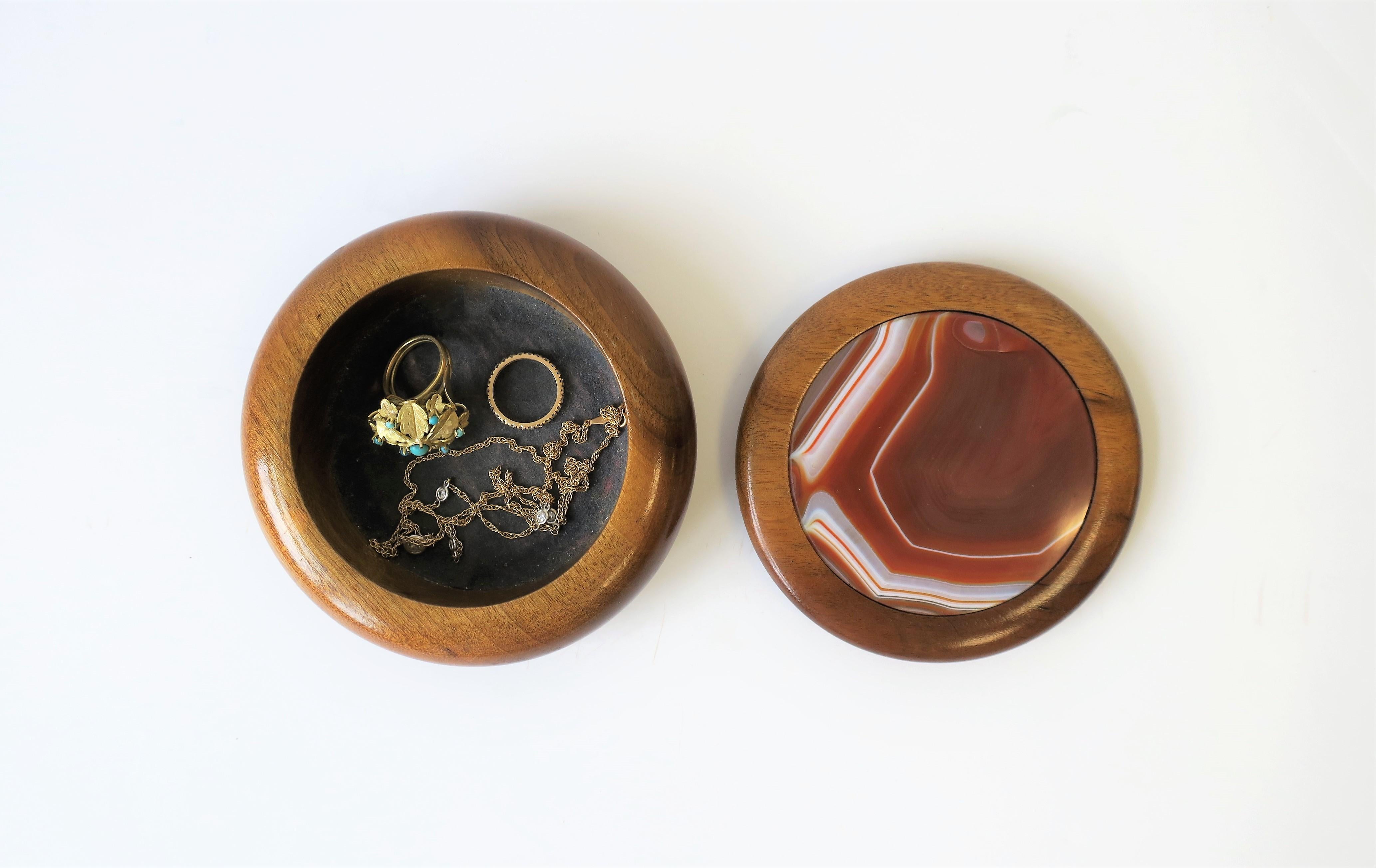 Modern Agate Onyx Geode and Wood Round Jewelry or Trinket Box, Brazil, 1990s