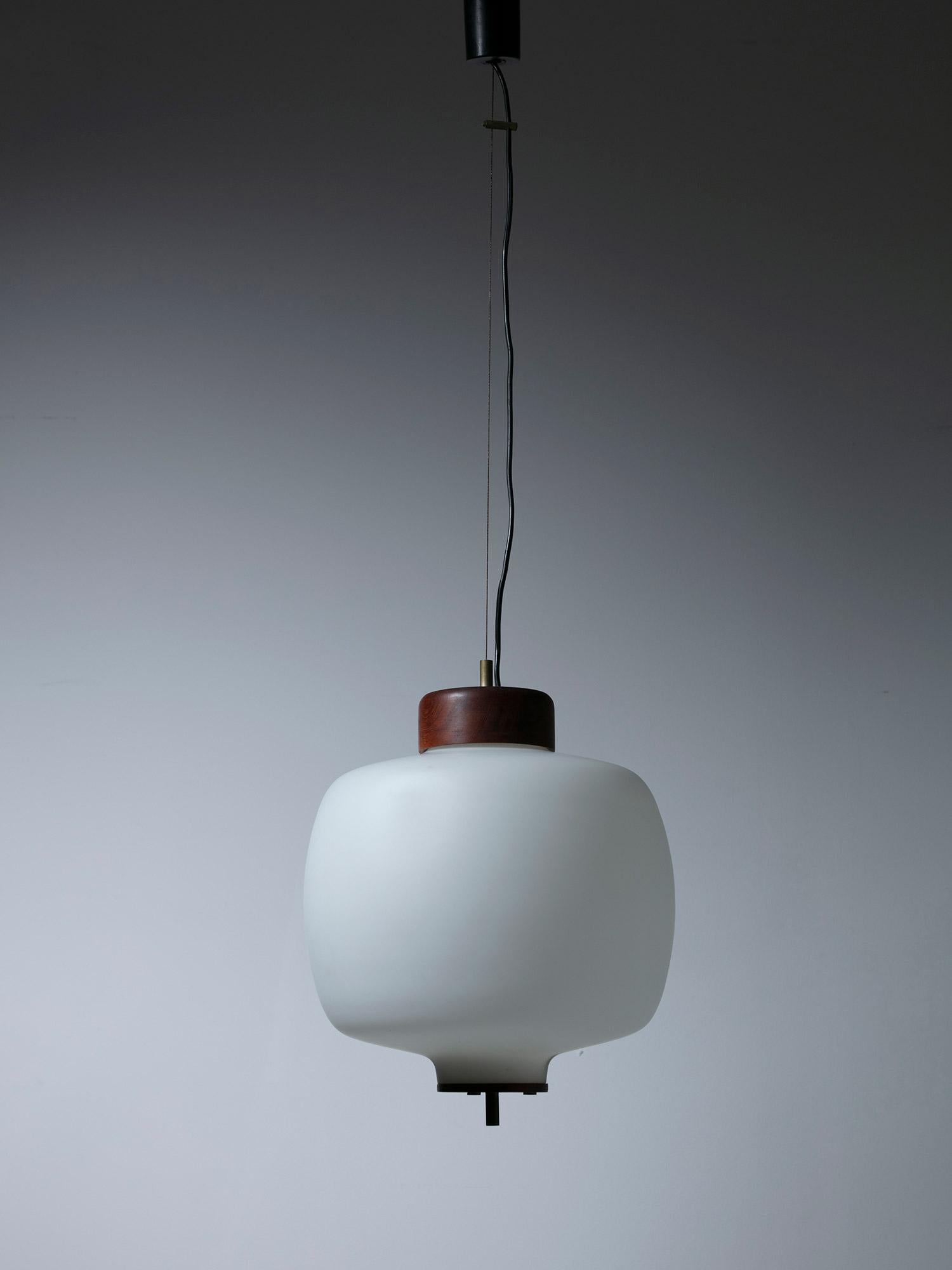 Wood and Opaline Glass Pendant Lamp by Reggiani, Italy, 1960s In Good Condition For Sale In Milan, IT