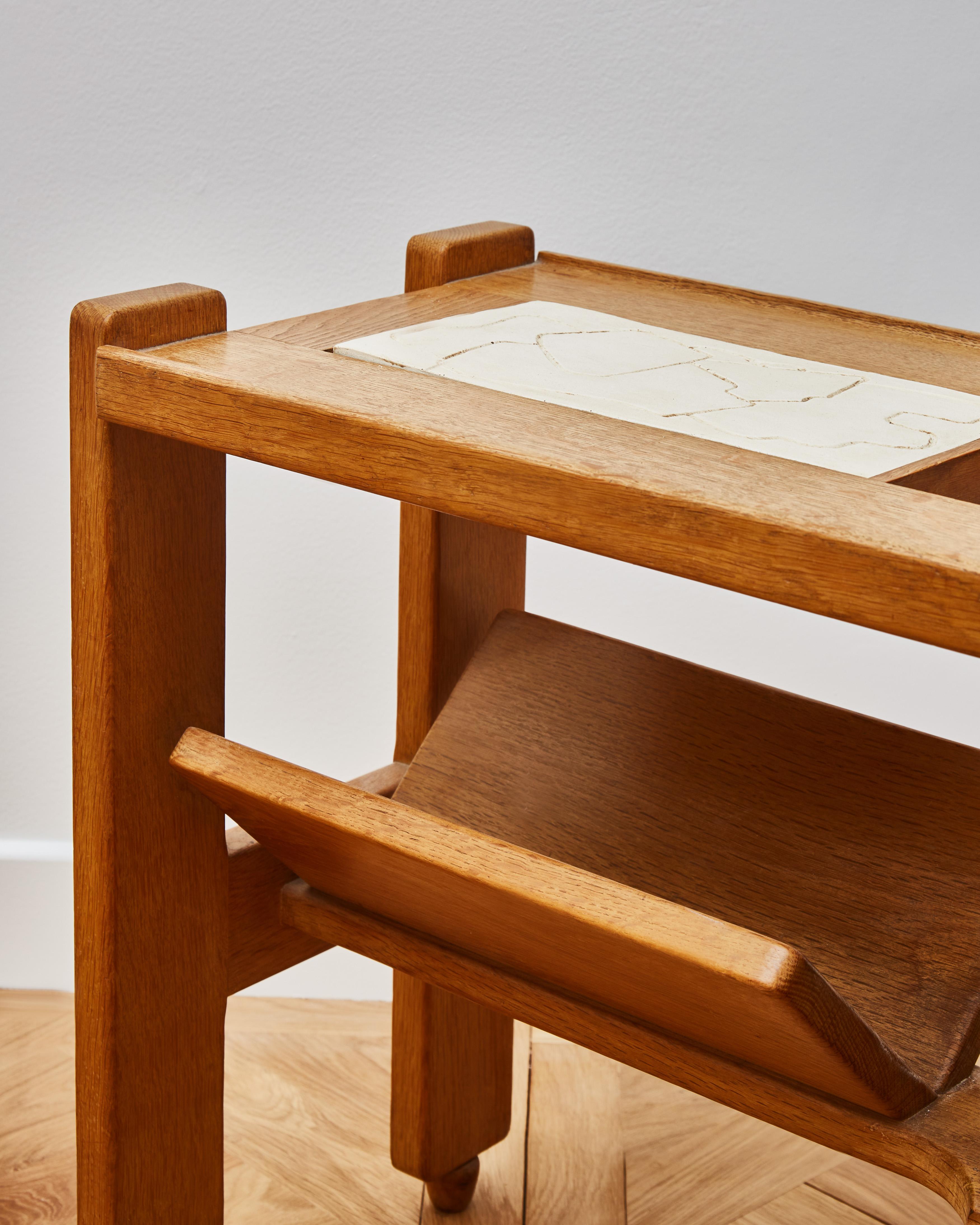 Moderne Table d'appoint en bois et plâtre de François Weiss