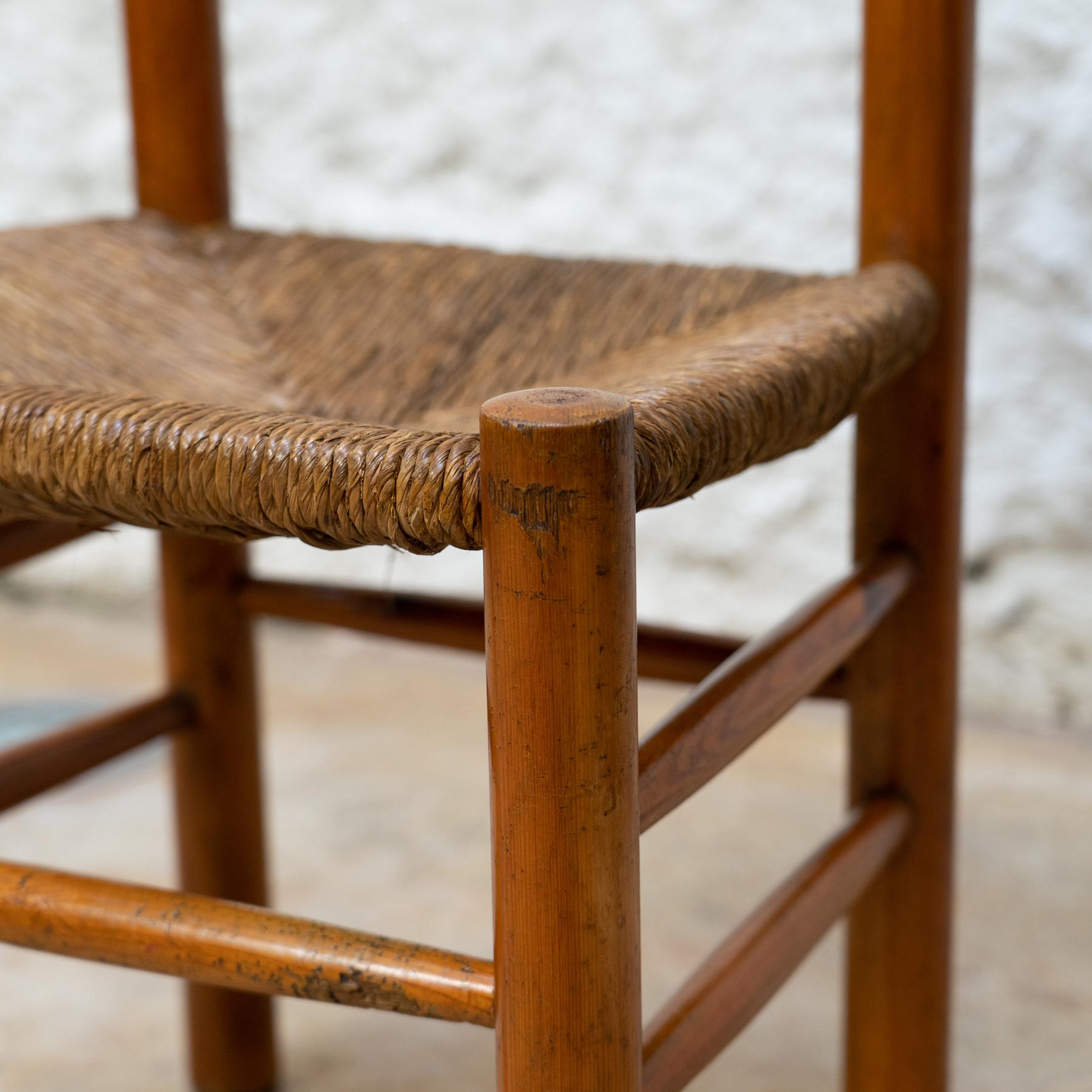 Chaise en bois et rotin, d'après Charlotte Perriand, d'époque Modernity, circa 1960 en vente 5