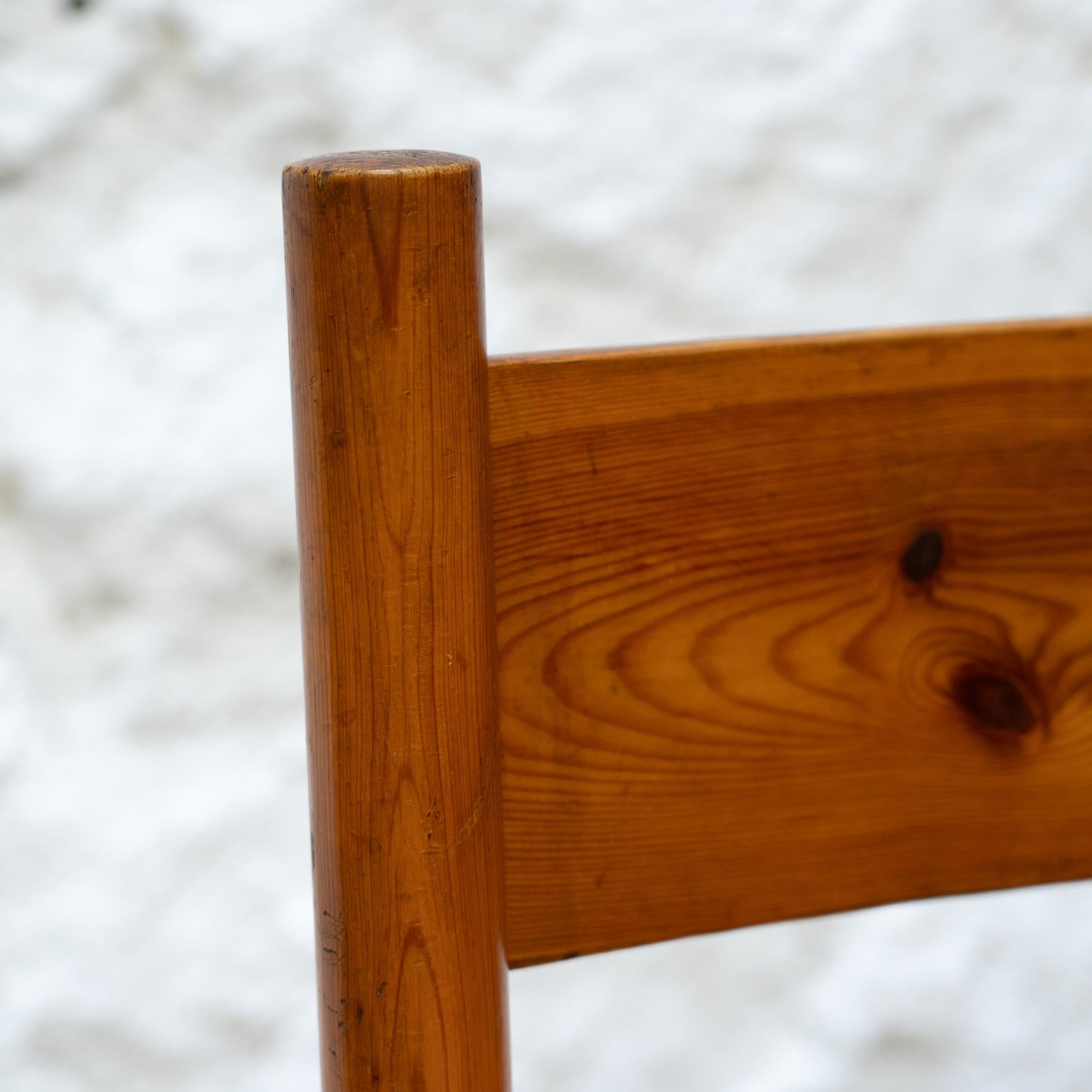 Chaise en bois et rotin, d'après Charlotte Perriand, d'époque Modernity, circa 1960 en vente 2